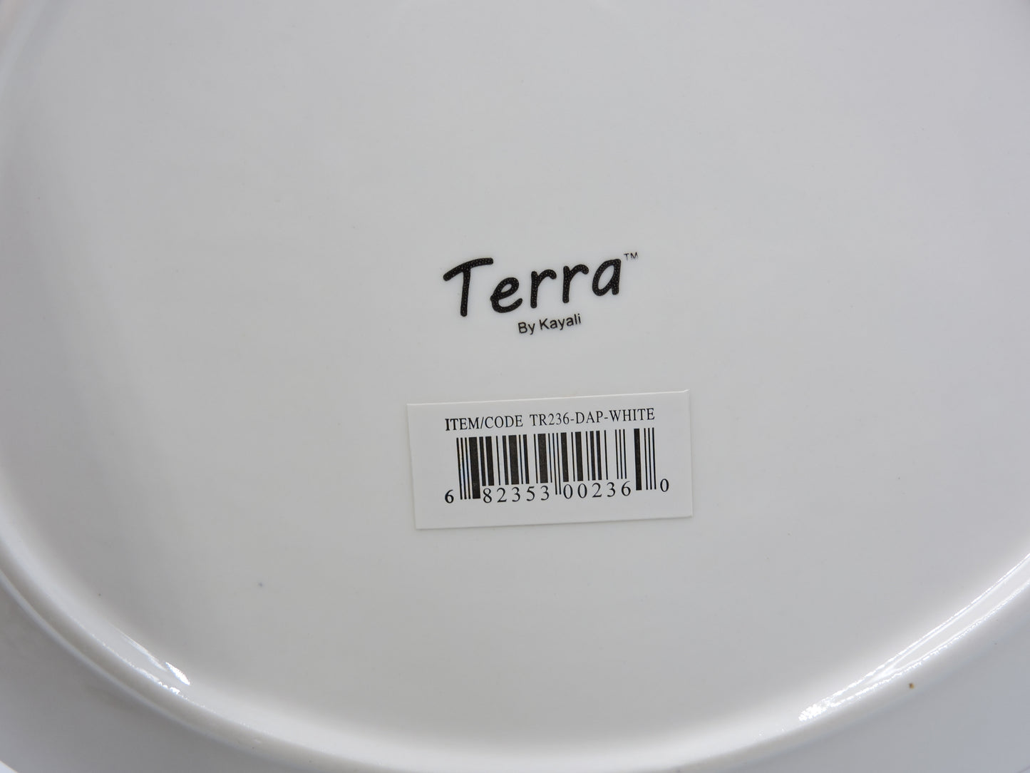 Terra Triangular Plate – White, 8.5"