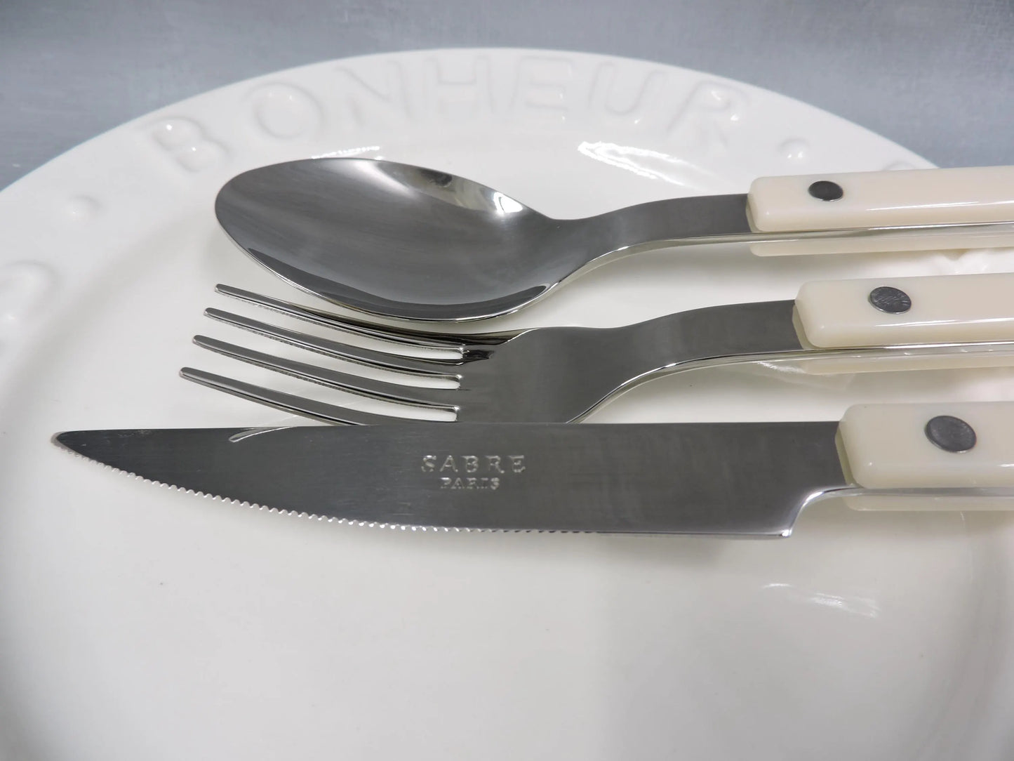 Sabre Bistrot Flatware – 3‑Piece Set , Ivory