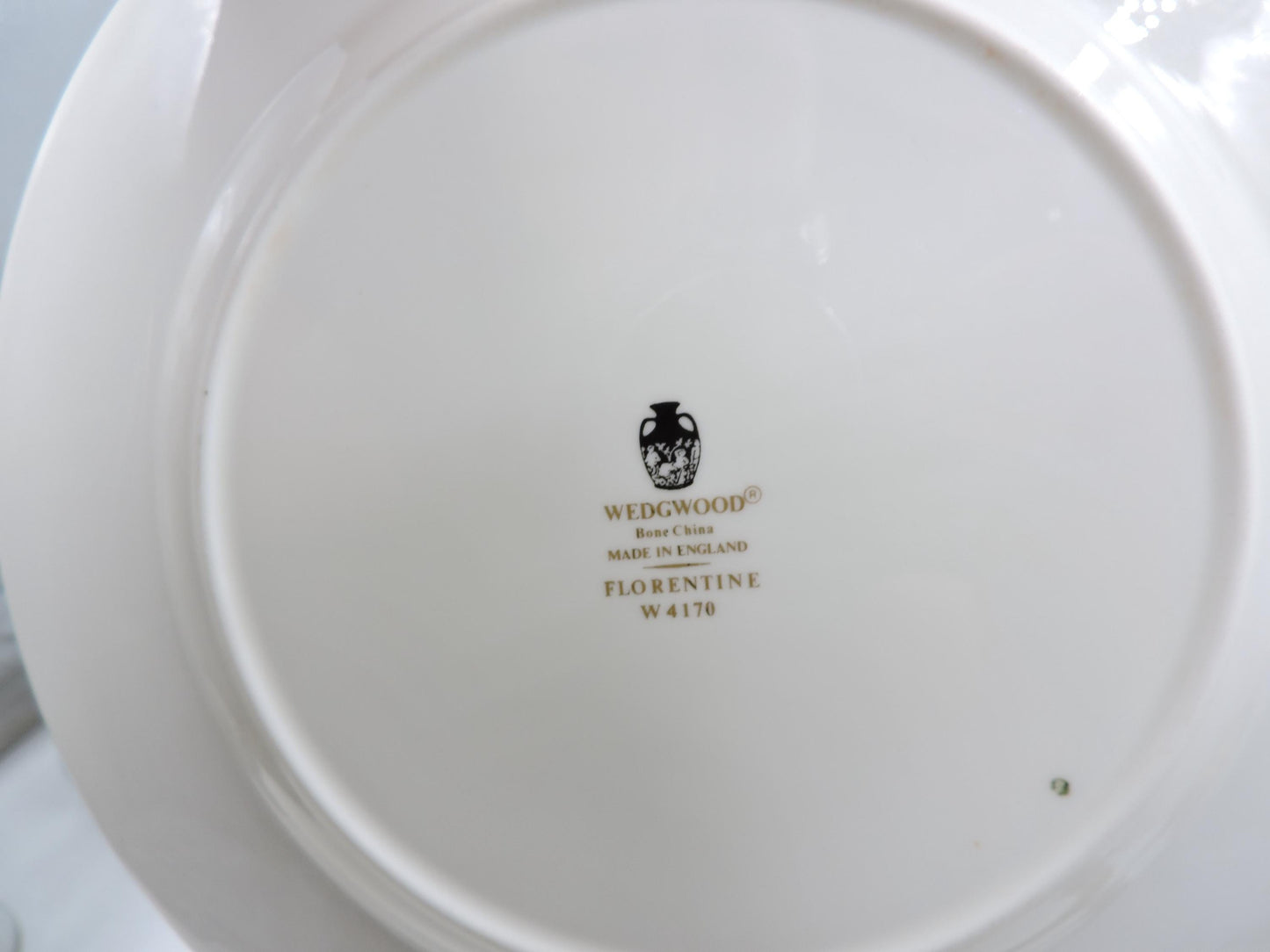 Wedgwood Florentine Dark Green Gold W4170 Salad Plate
