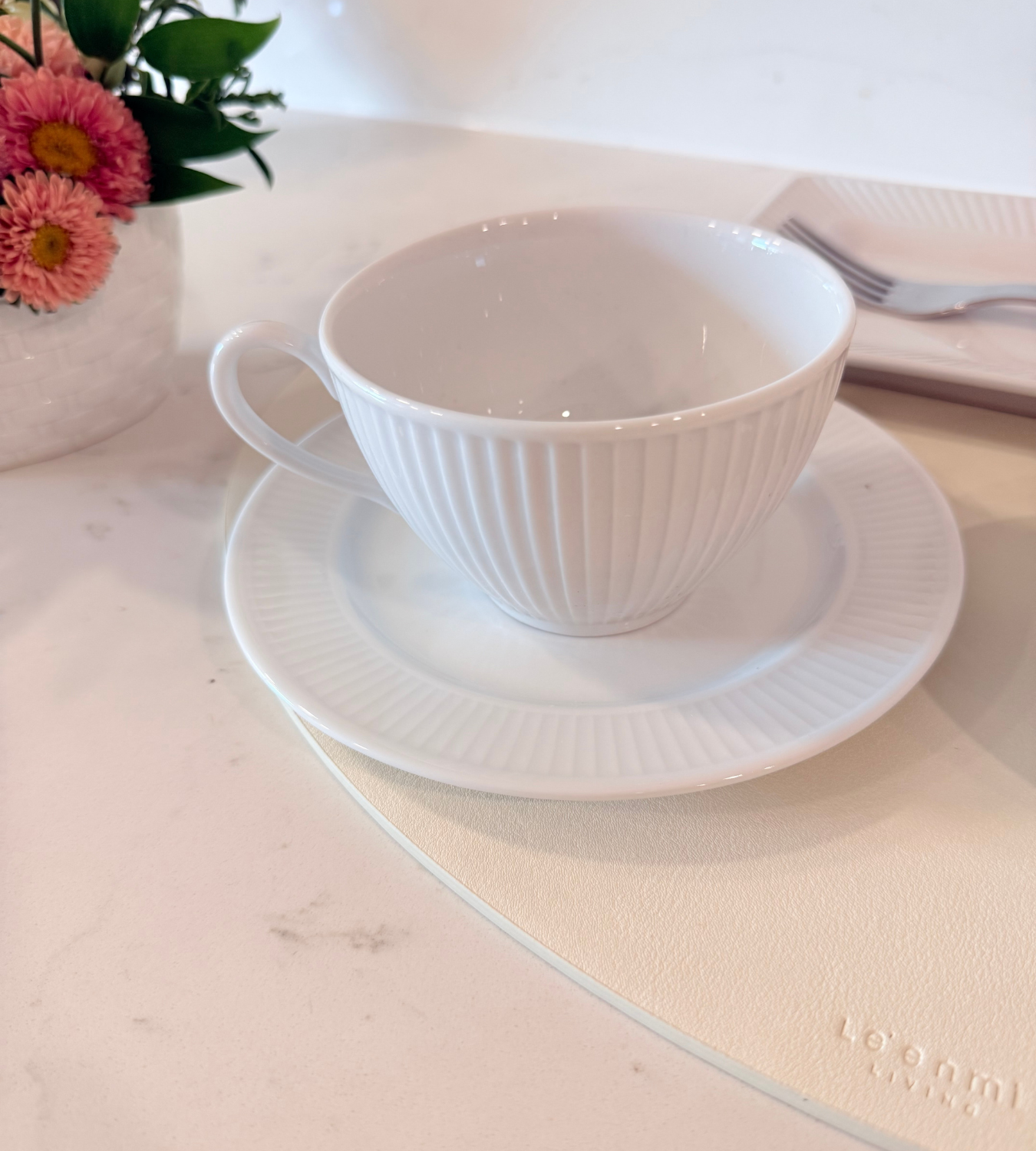 Premium Egg-Shaped Leather Placemat (Large)