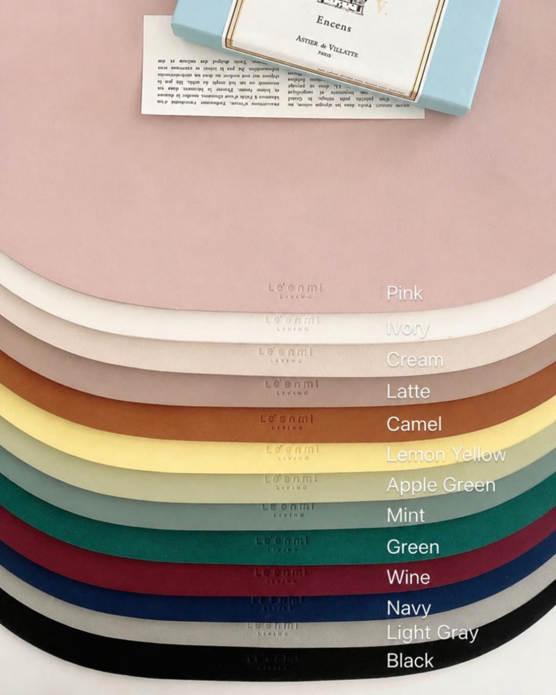 Le’enmi Premium Leather Oval Placemat Tray (Large)