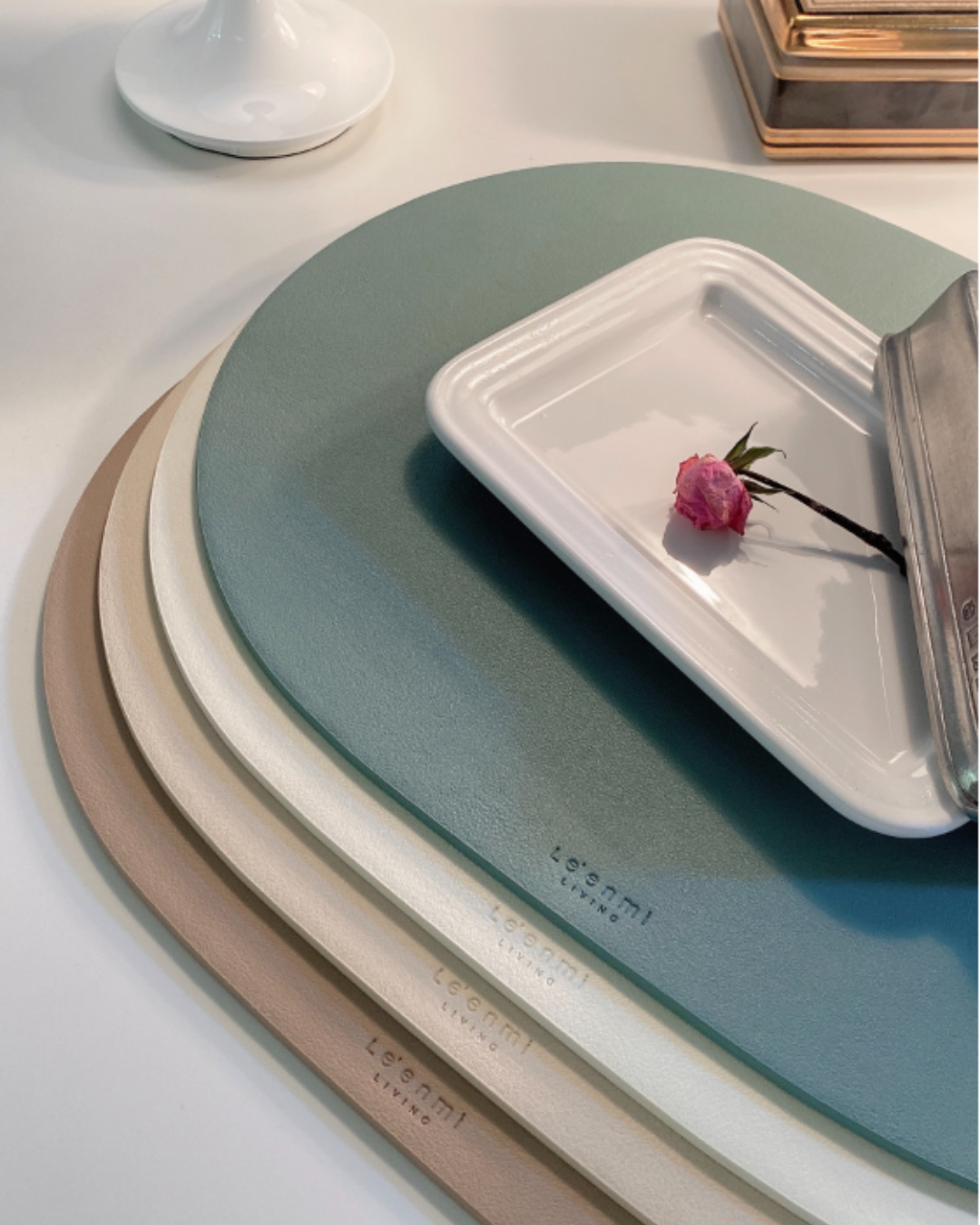Premium Leather Oval Placemat &amp; Tray (Large)