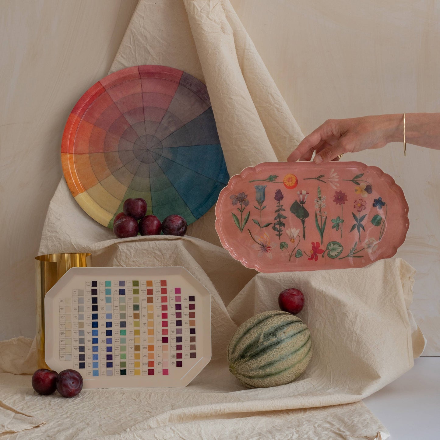 Roomytown Scalloped Enamel Tray – Festival of Flowers