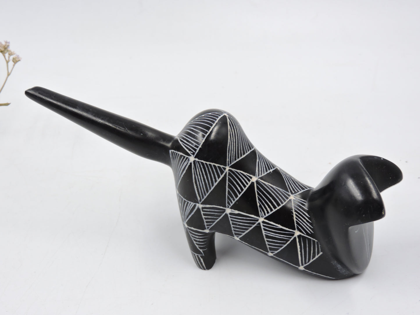 Etched Black Bookshelf Cat