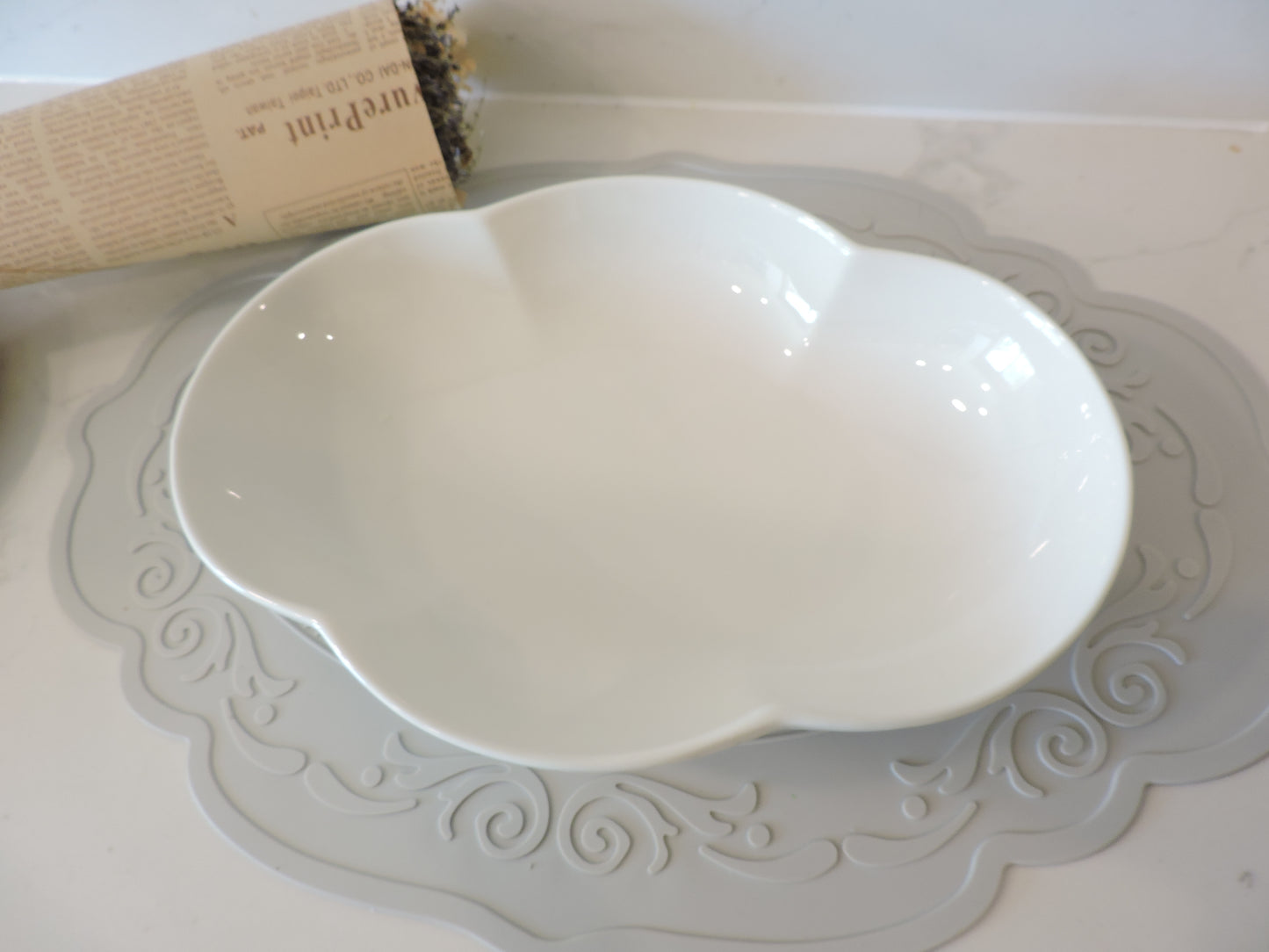 Nature Series Floral Rim Cloud Oval Bowl