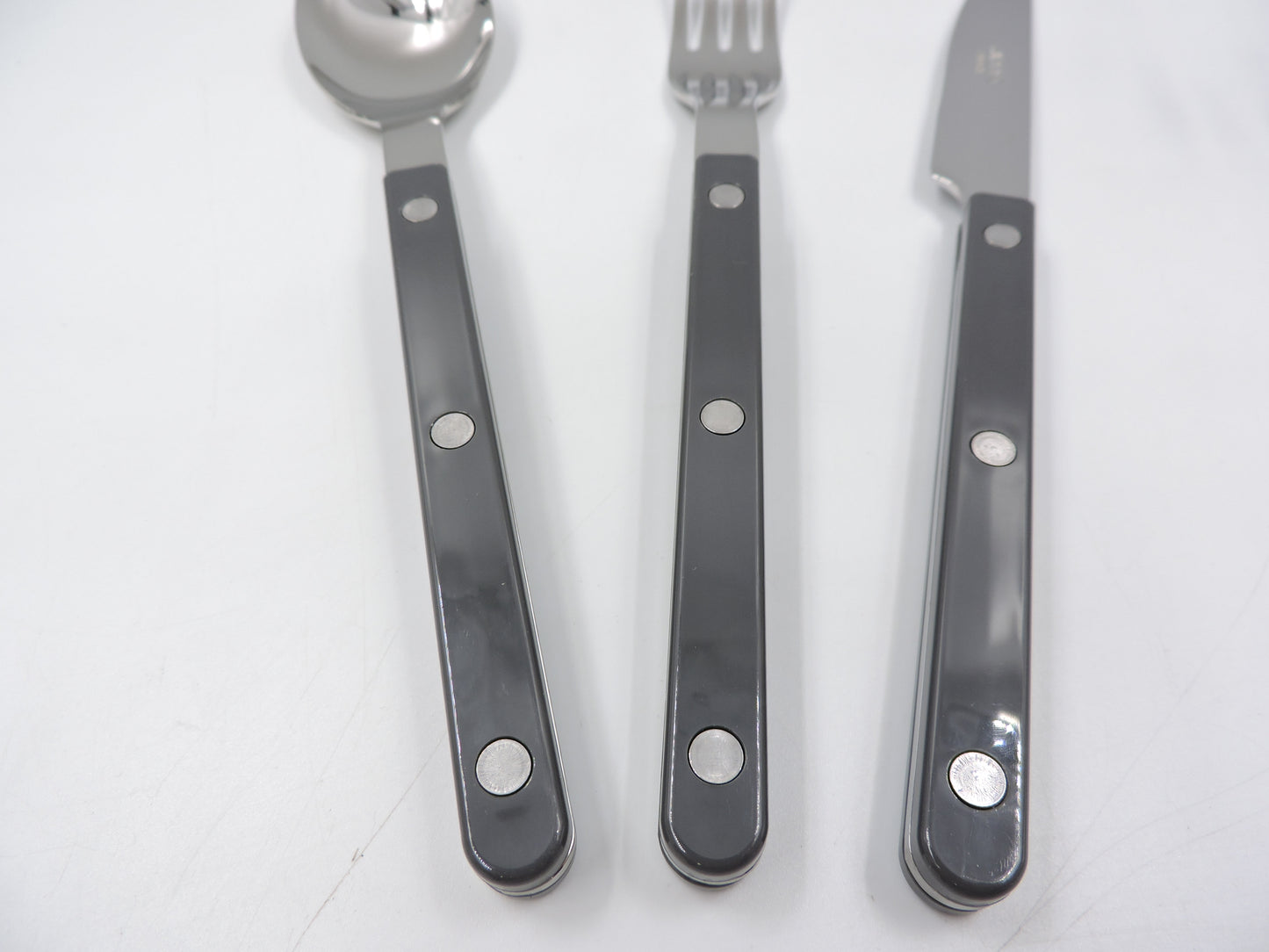 Sabre Bistrot Flatware – 3‑Piece Set , Dark Grey