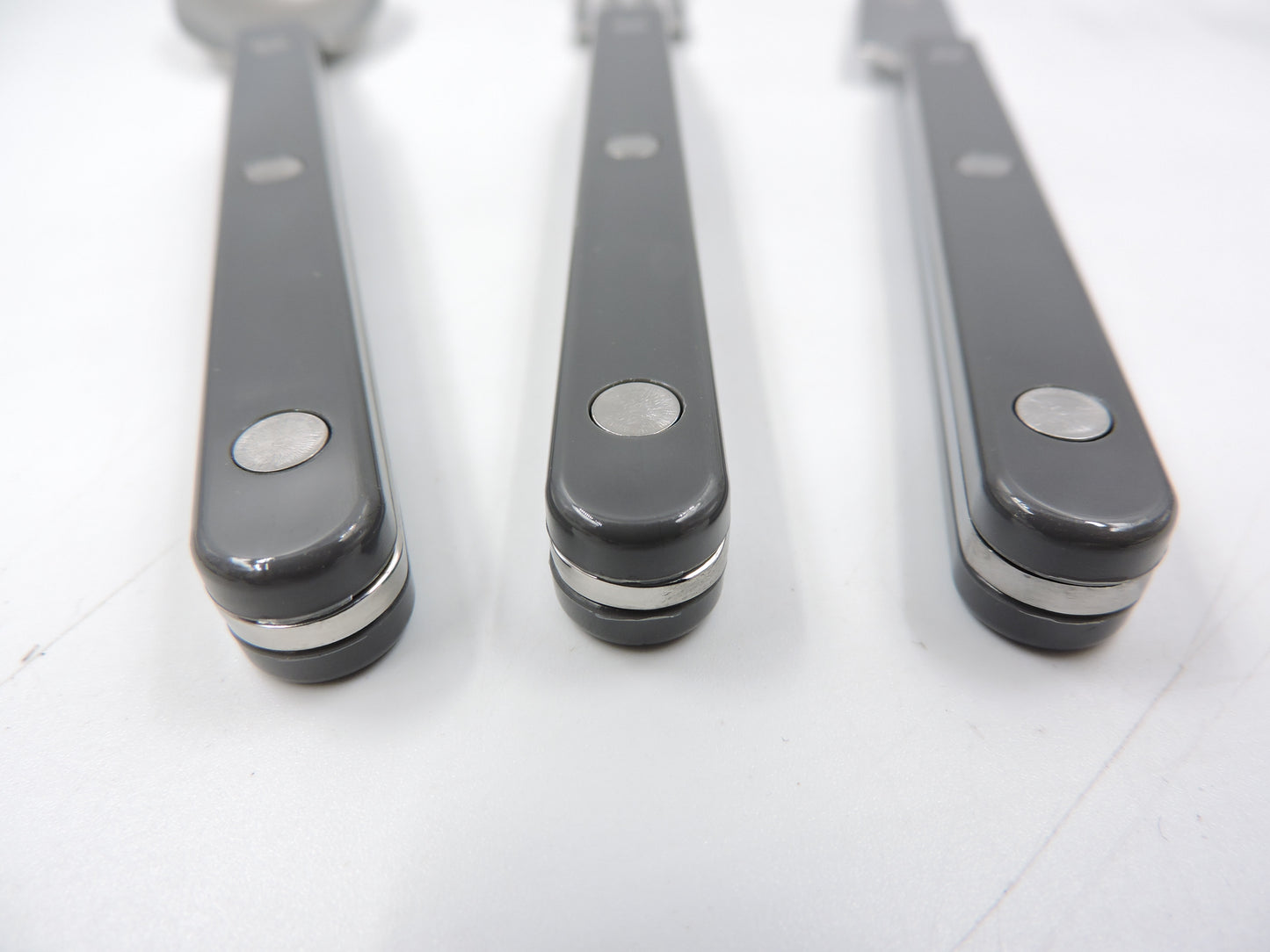 Sabre Bistrot Flatware – 3‑Piece Set , Dark Grey