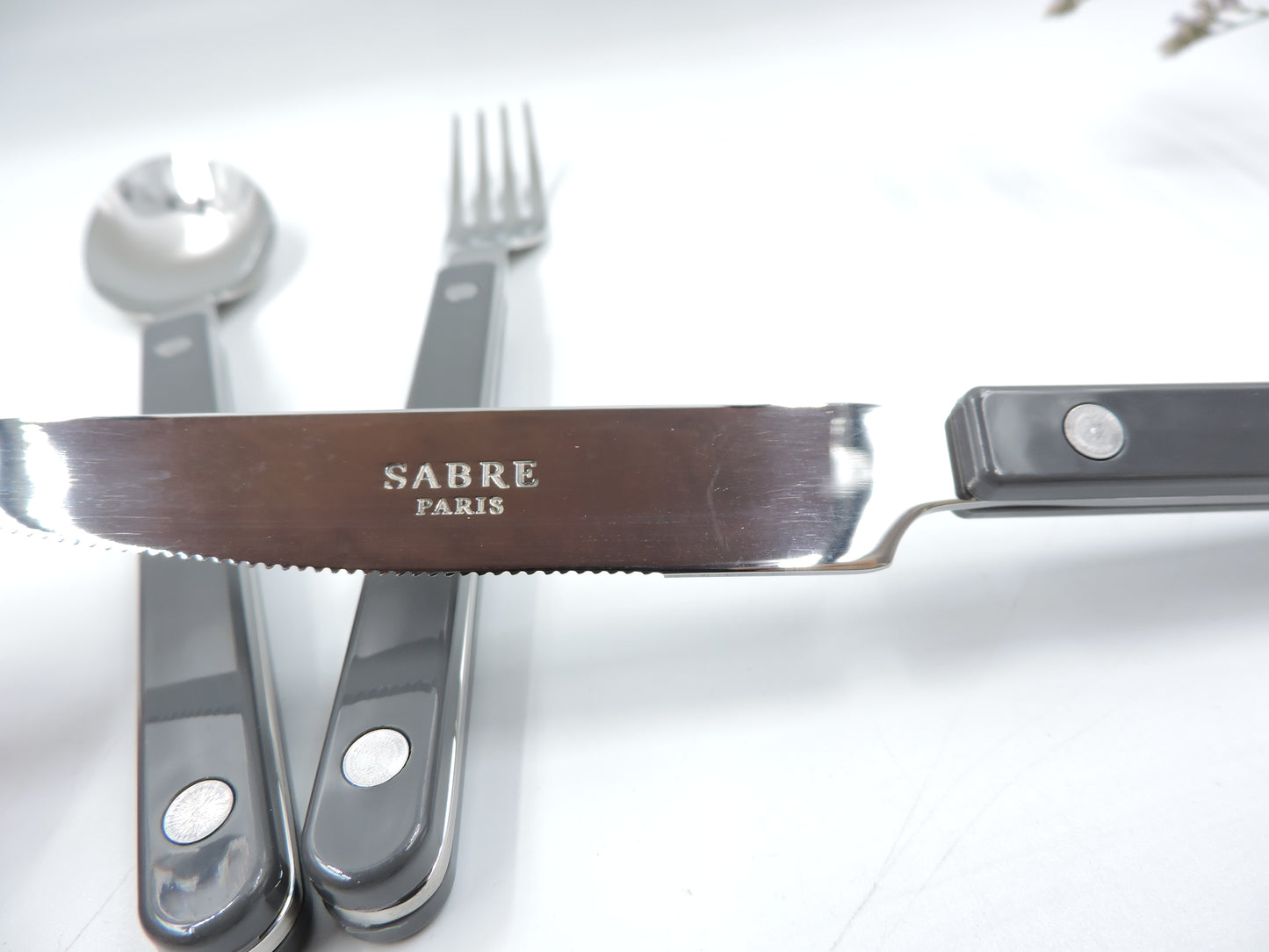 Sabre Bistrot Flatware – 3‑Piece Set , Dark Grey