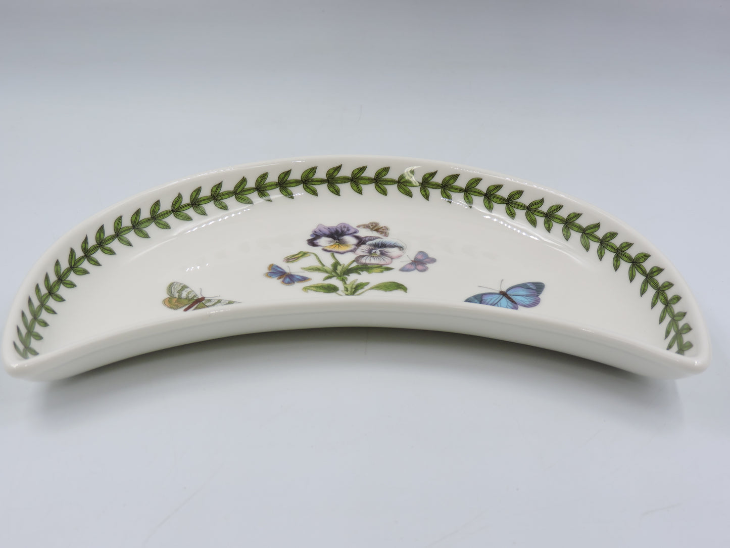 Portmeirion Botanic Garden Crescent Salad Plate-Pansy (사본)