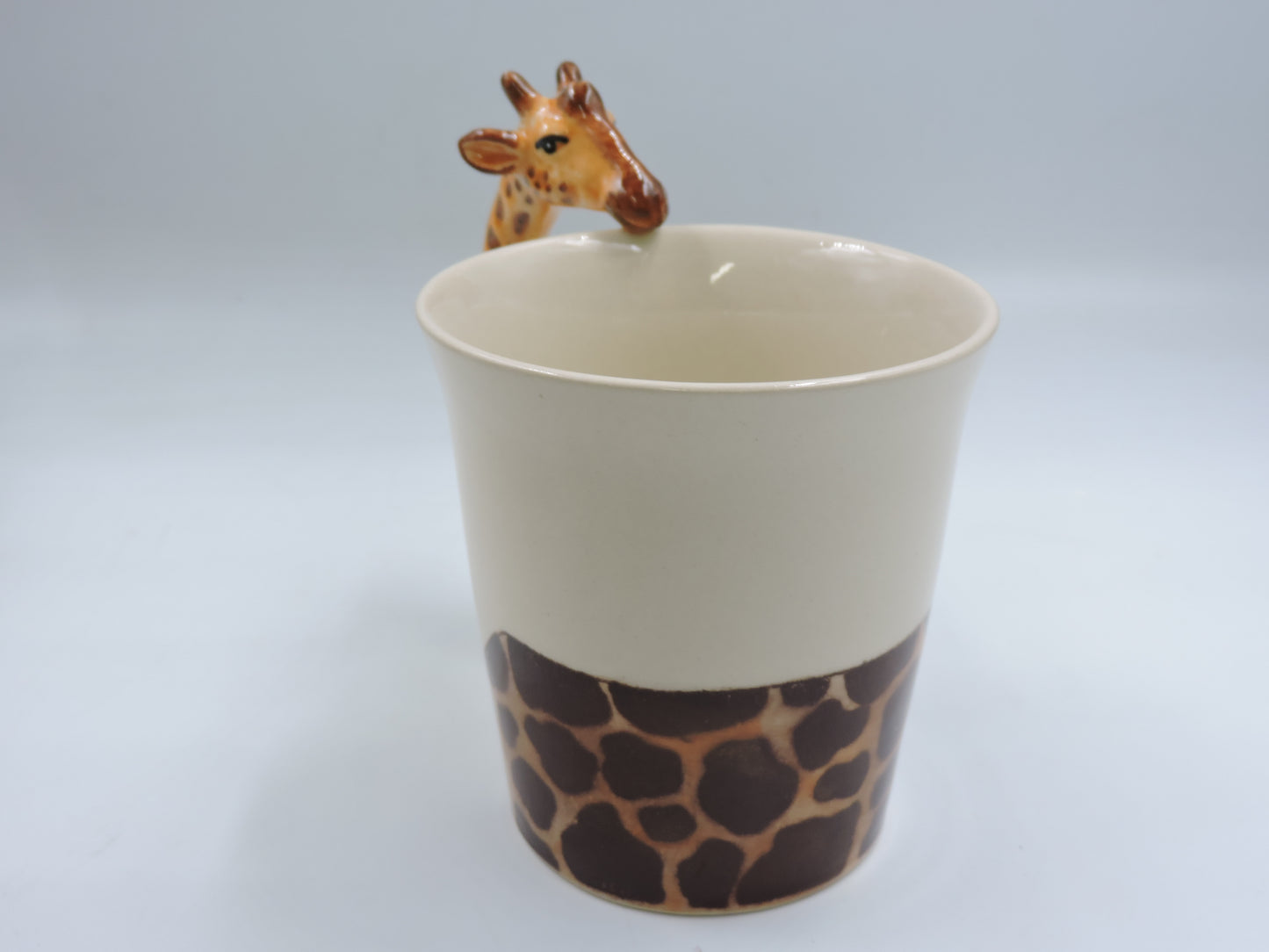 Gentle Giraffe – Hand-Painted Ceramic Mug
