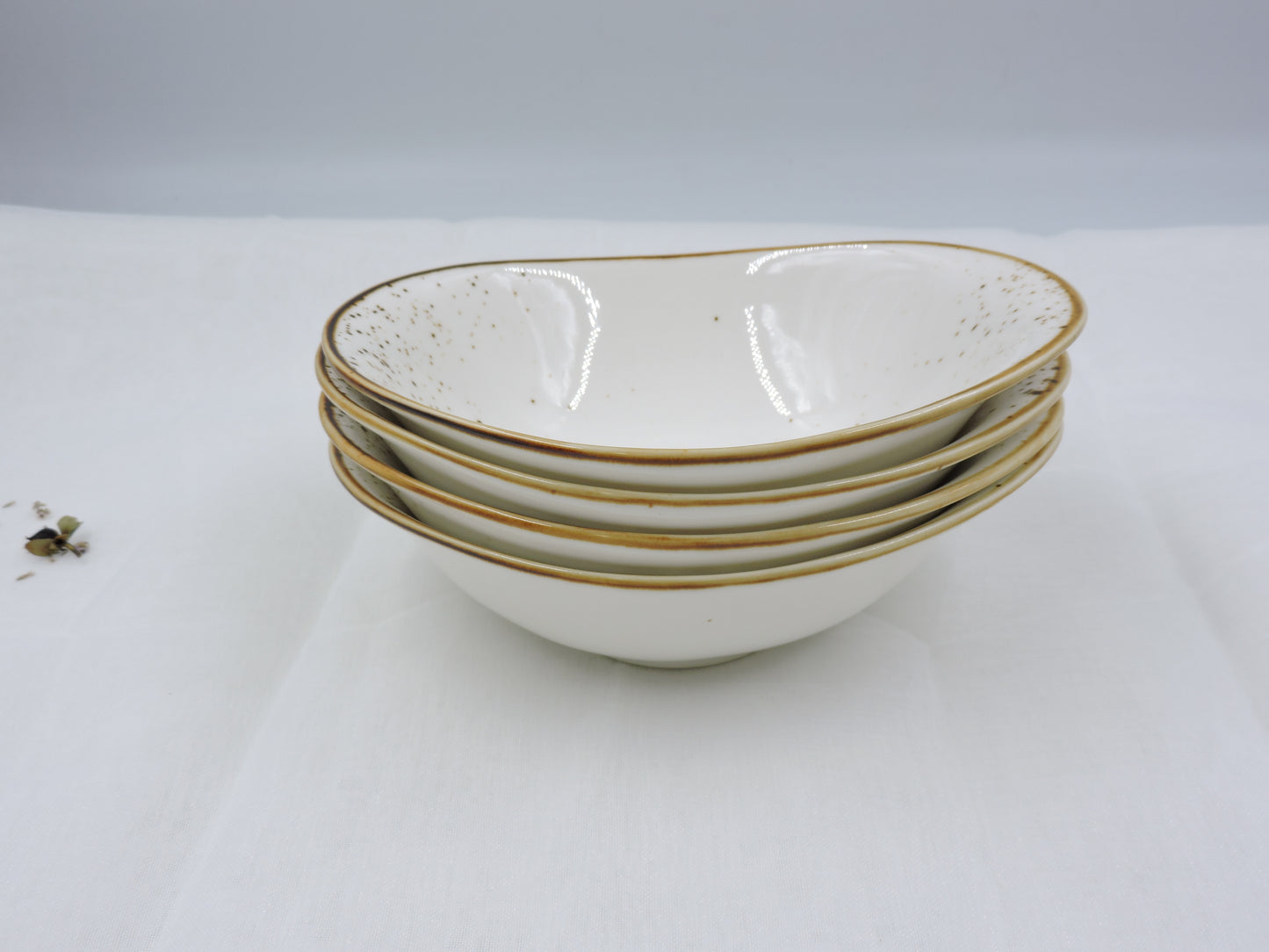 Terra Bow Set of 4 - White, 7.25" x 5.25"