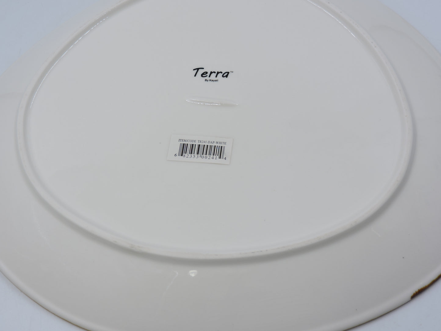 Terra Triangular Plate – White, 11.25"