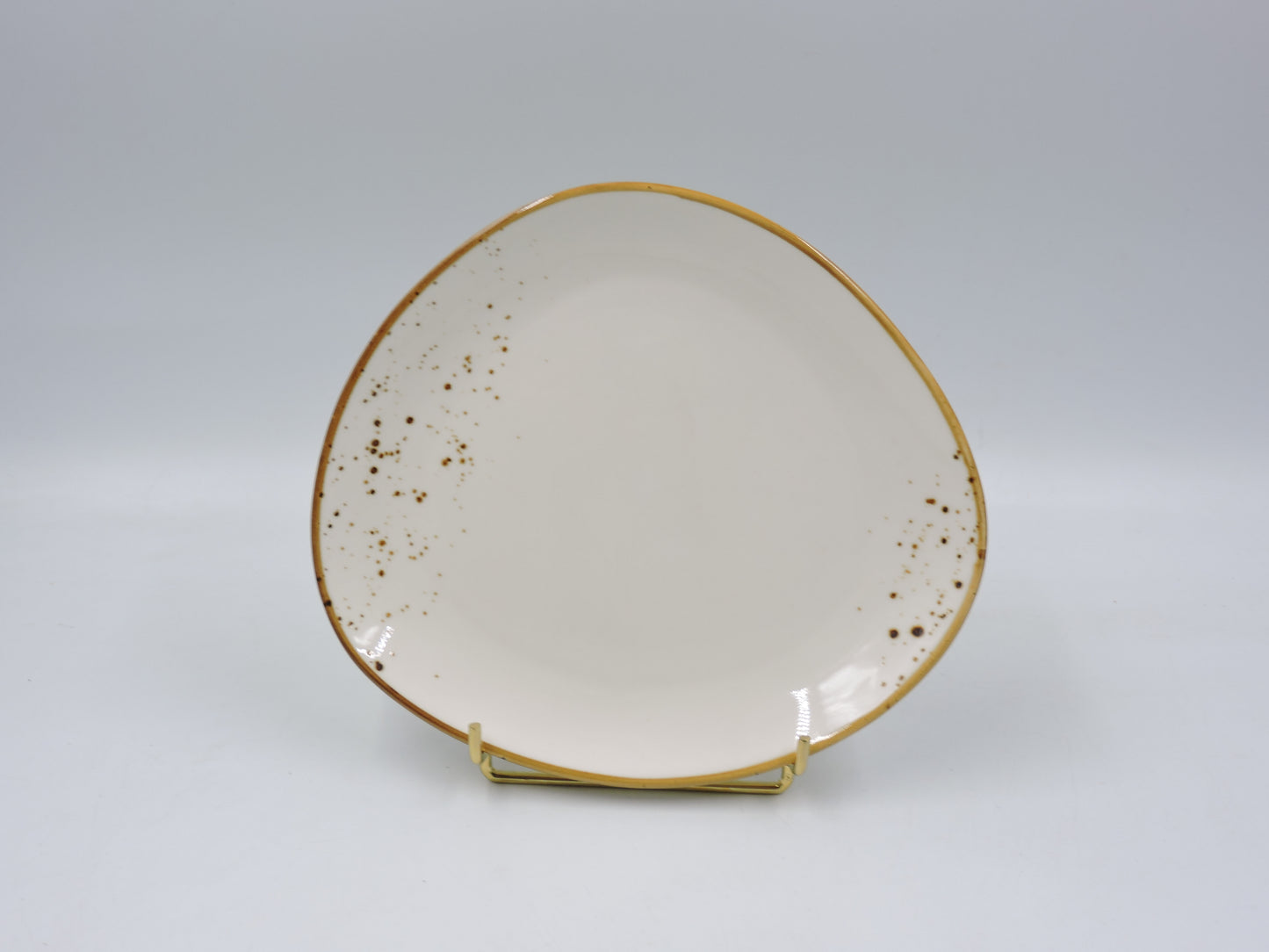 Terra Triangular Plate – White, 8.5"