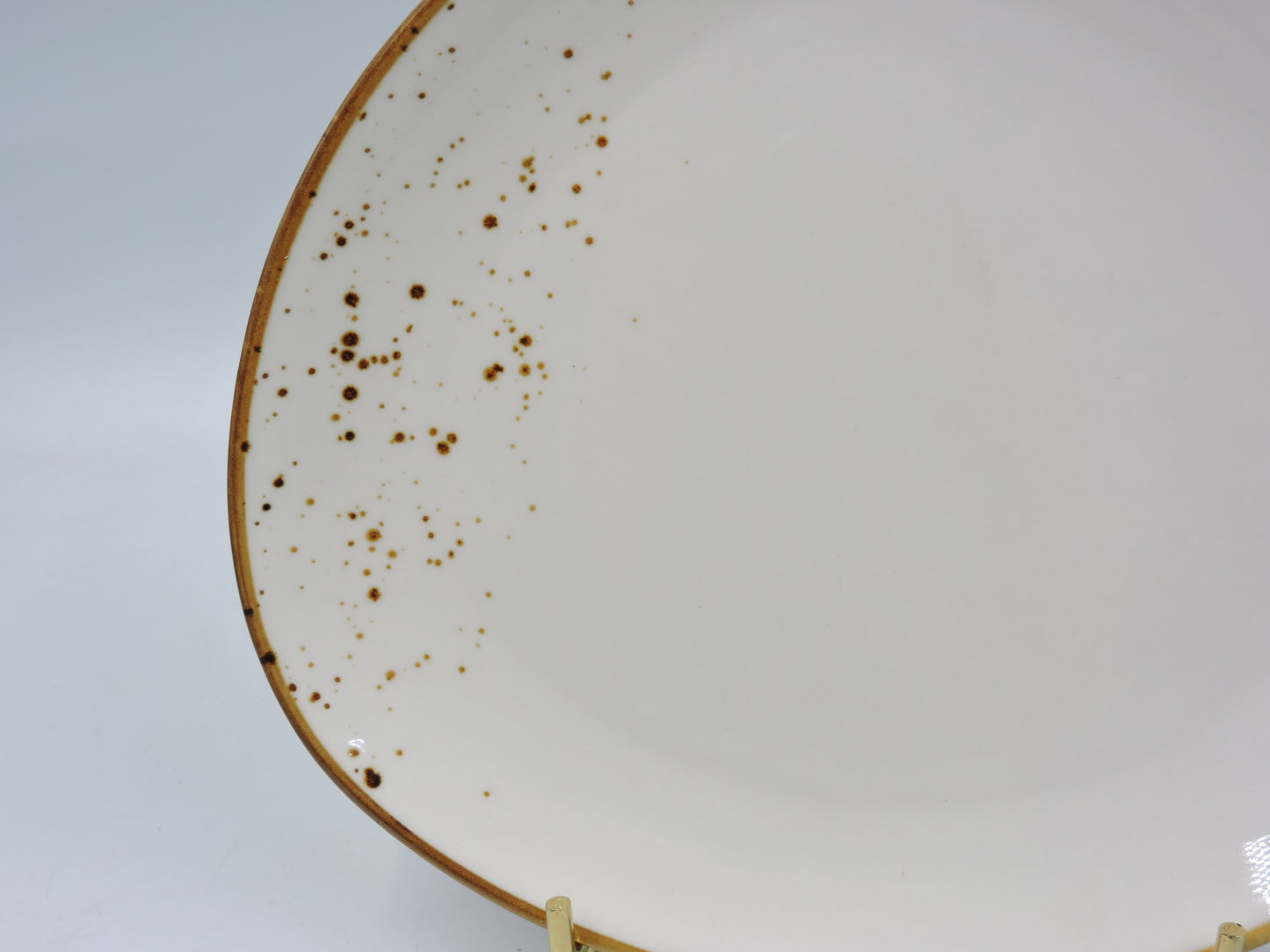 Terra Triangular Plate – White, 8.5"