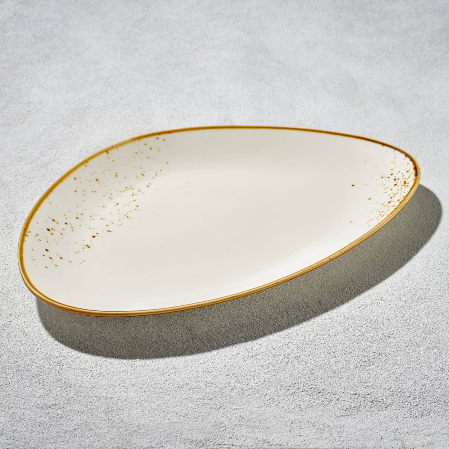 Terra 14.5" Triangular Plate Dap-White