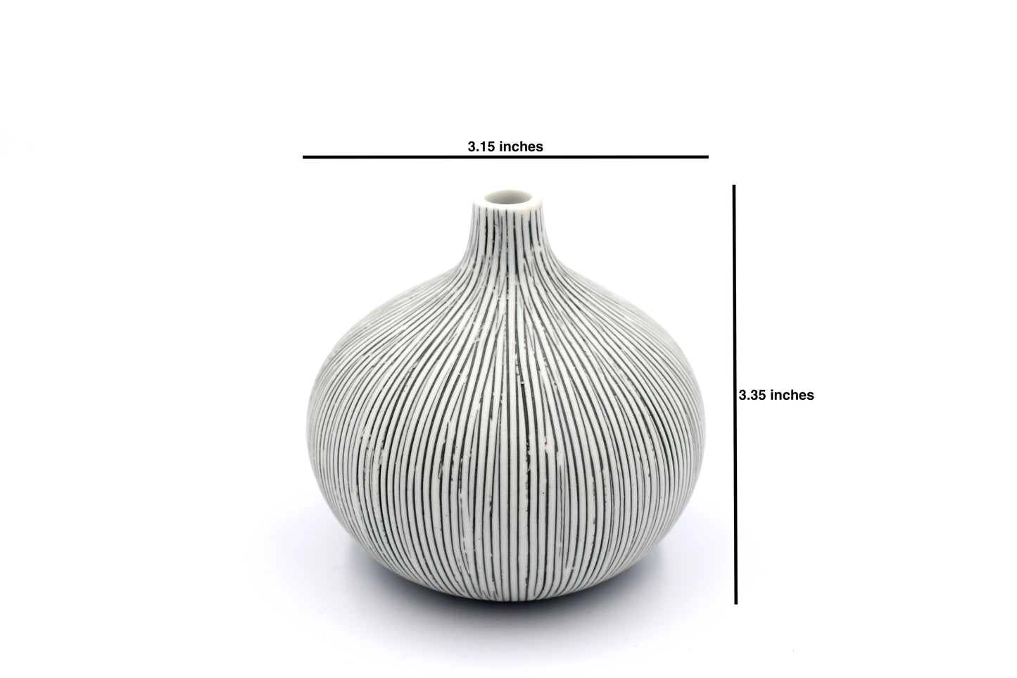 Congo Tiny L-Handcrafted Porcelain Bud Vase (524W23)