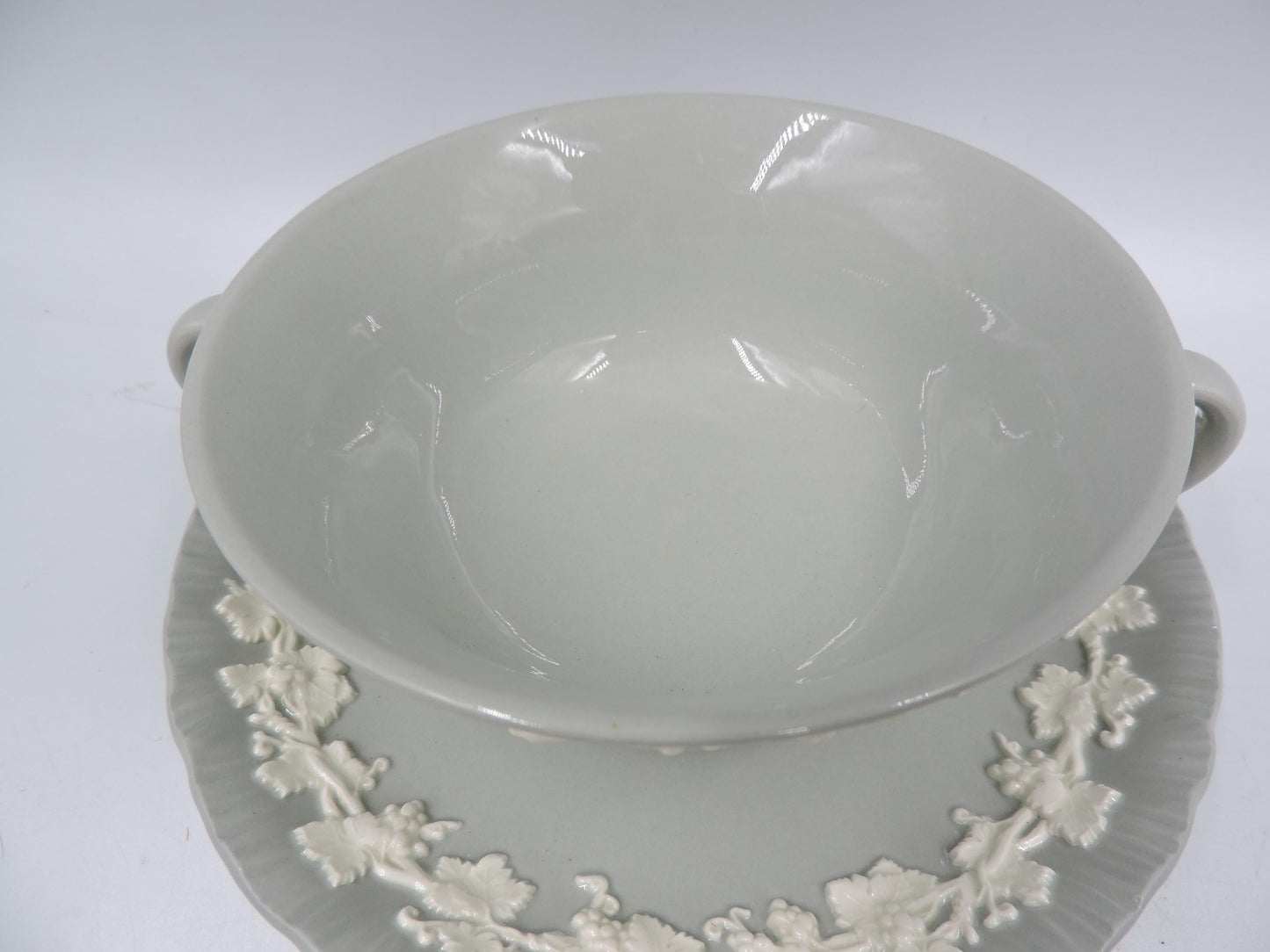 Wedgwood Queens ware Cream on Grey (Shell Edge) Handled Soup bowl set (s)