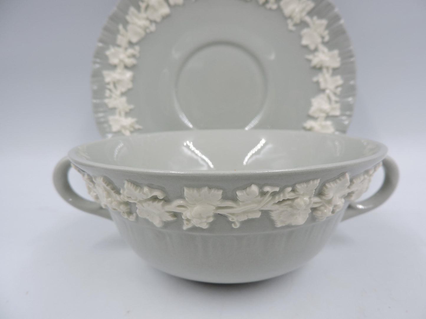 Wedgwood Queens ware Cream on Grey (Shell Edge) Handled Soup bowl set (s)
