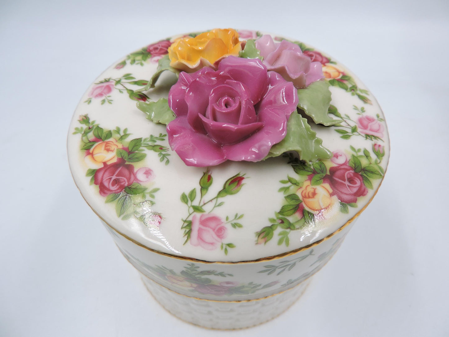 Royal Albert Old Country Roses Flower Basket Music Box