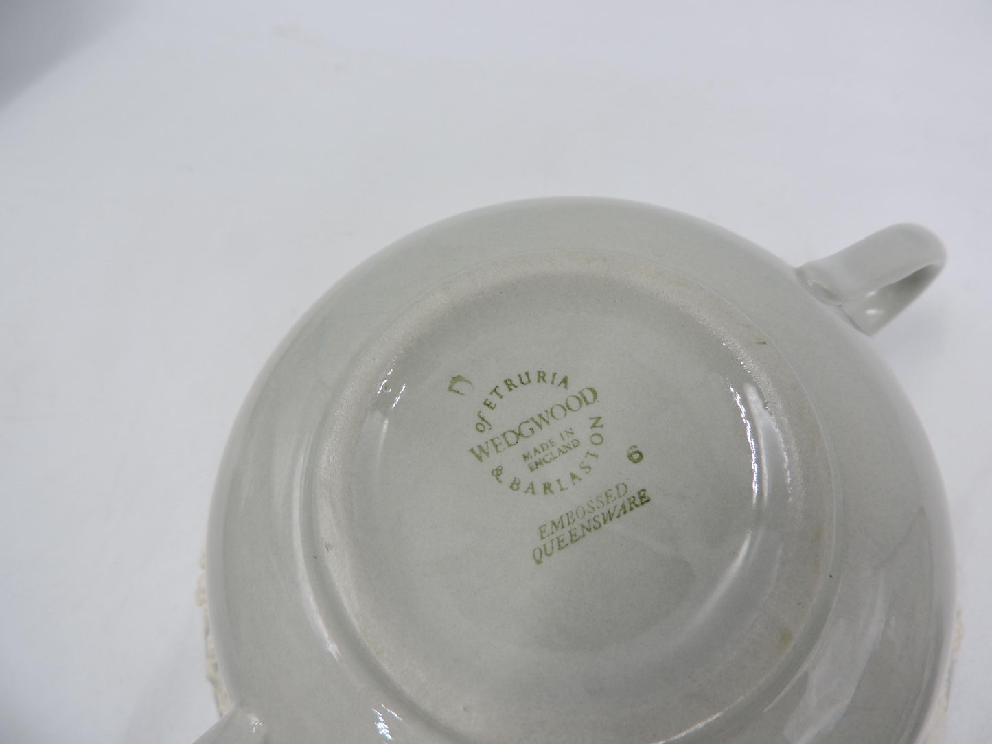 Wedgwood Queens ware Cream on Grey (Shell Edge) Handled Soup bowl set (s)