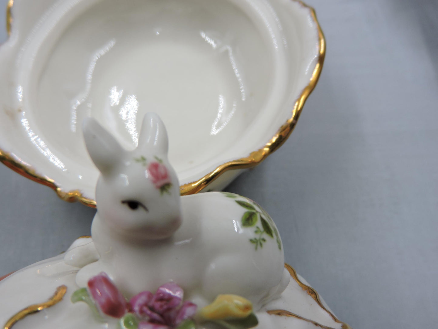 Royal Albert Old Country Roses Old Country Roses Bunny Trinket box