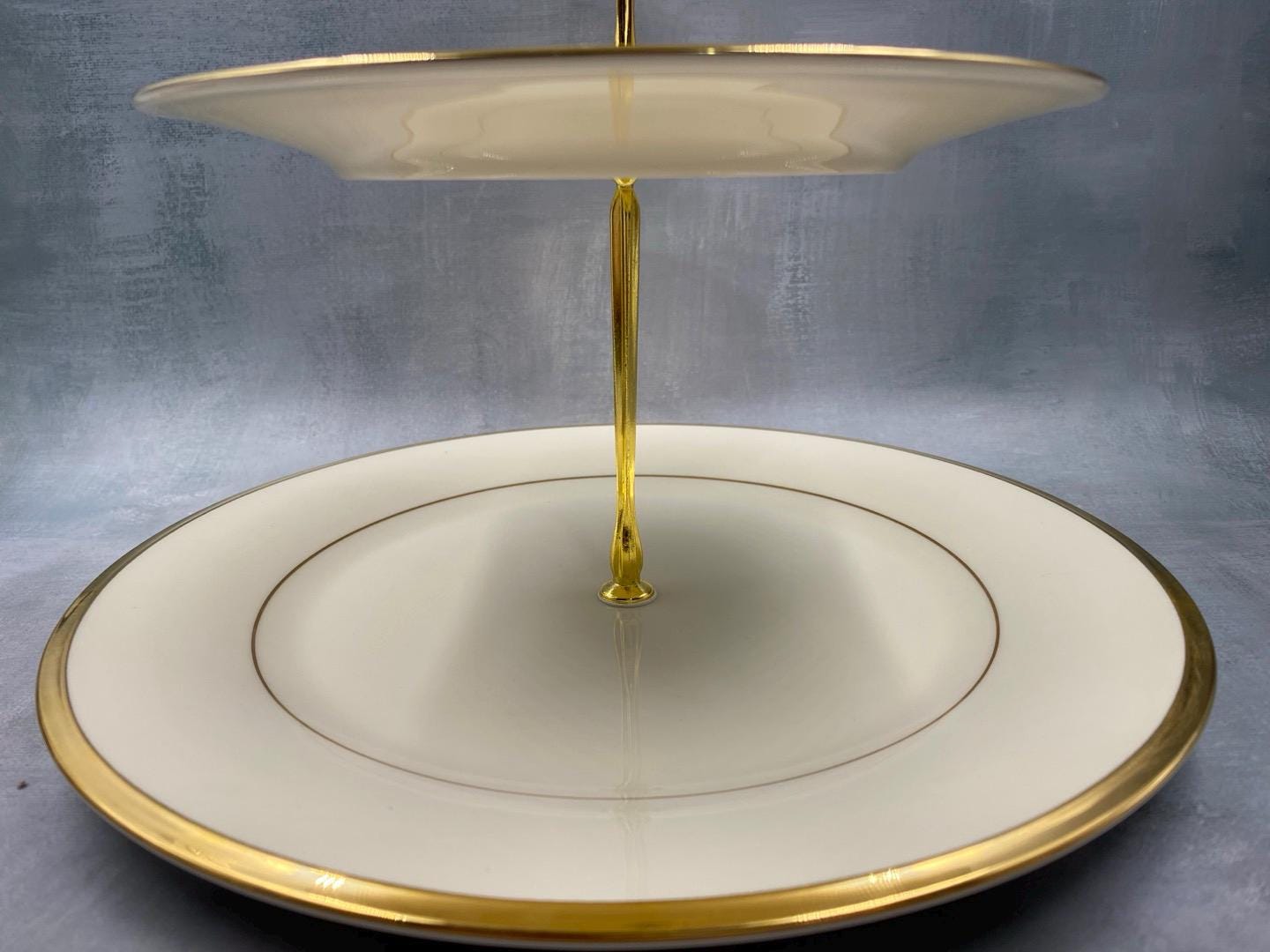 Lenox Eternal 3 tired serving tray and Tea Cup/Saucer for 6 Person