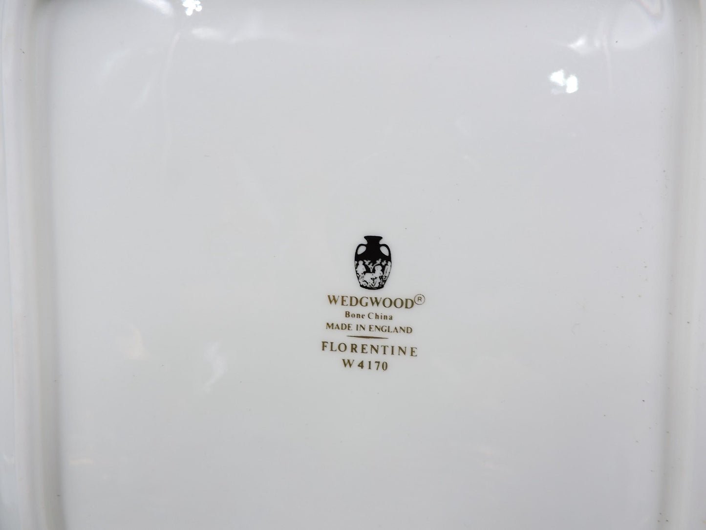 Wedgwood Florentine Green Gold W4170 Square Handled Cake Plate