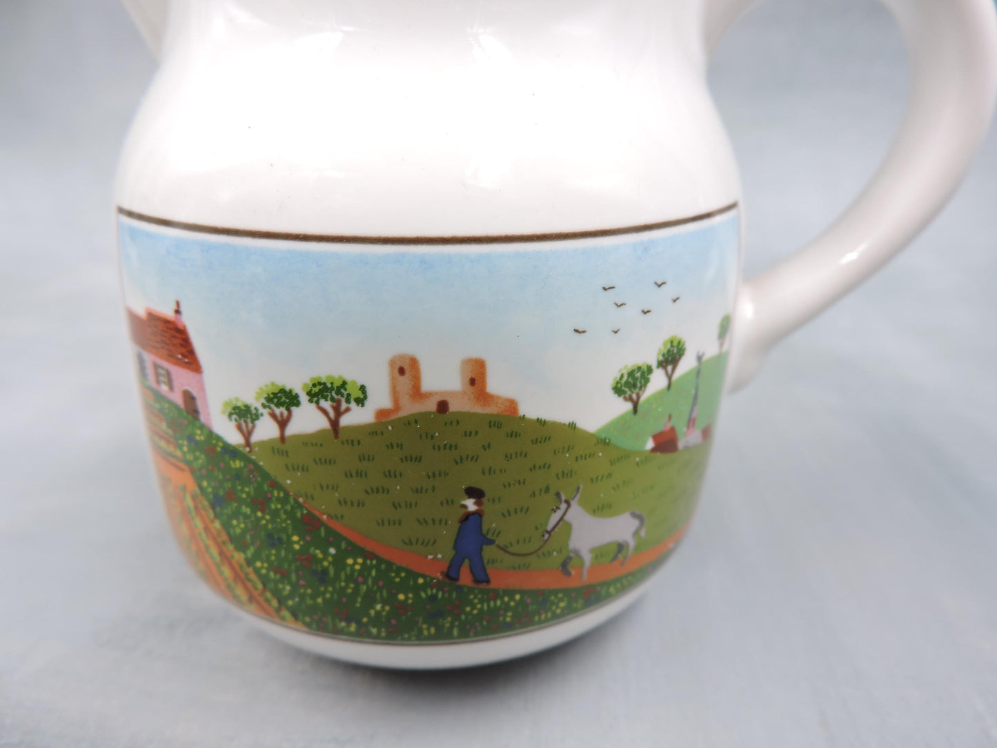 Villeroy and Boch Naif Creamer