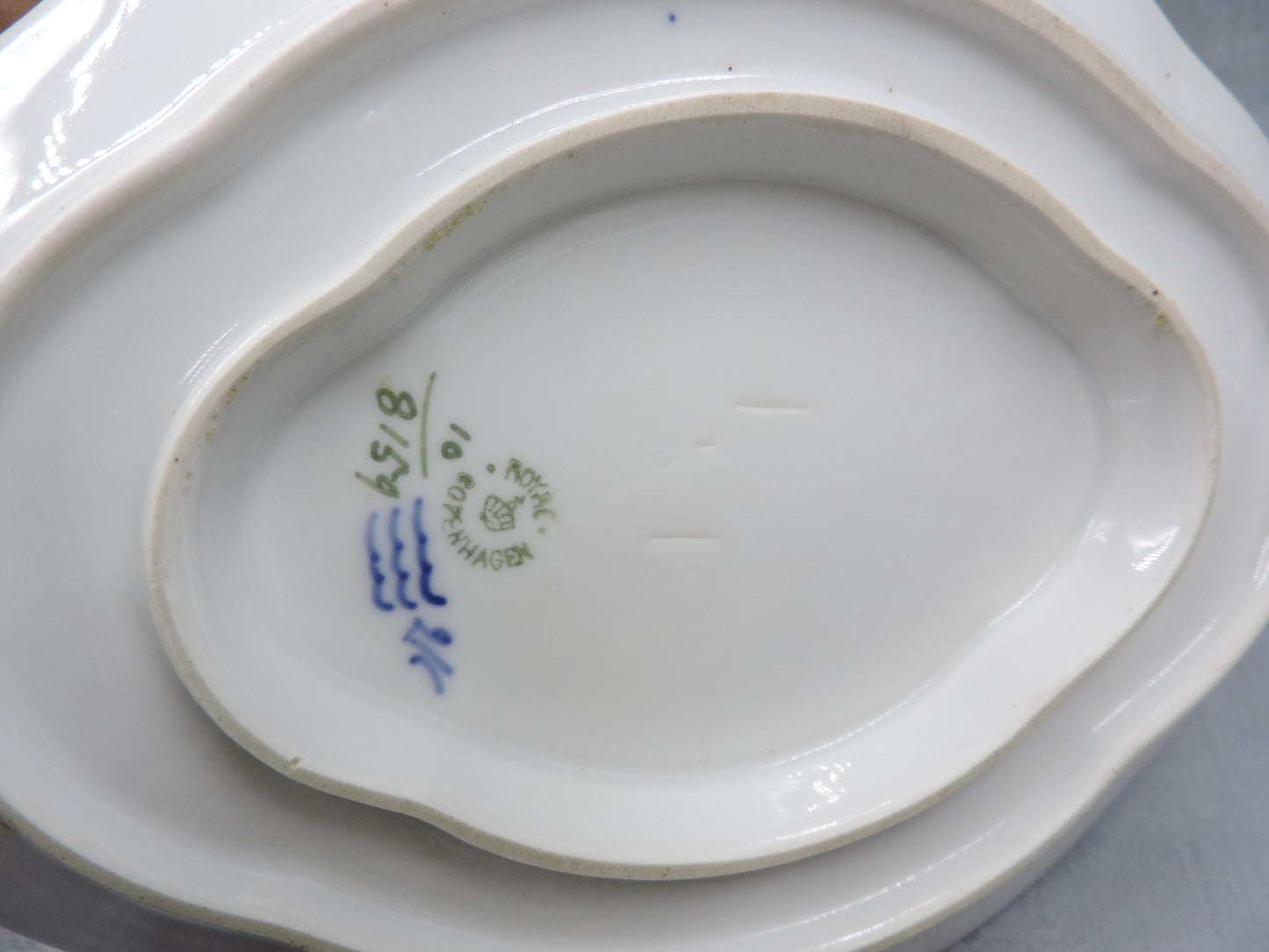Royal Copenhagen Blue Flower Gravy with Stand (Chip)