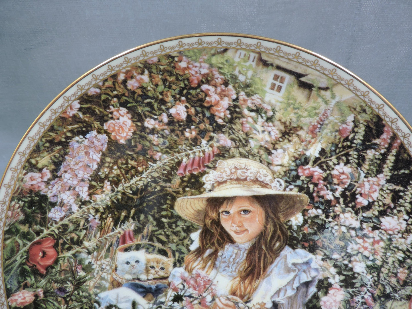 Sandra Kuck "Garden of Sunshine" wall deco plate #1325