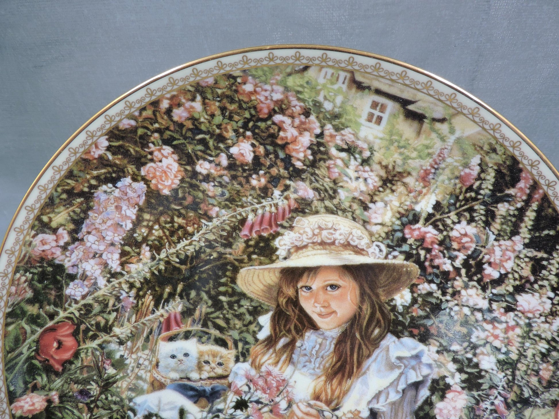 Sandra Kuck "Garden of Sunshine" wall deco plate #1325
