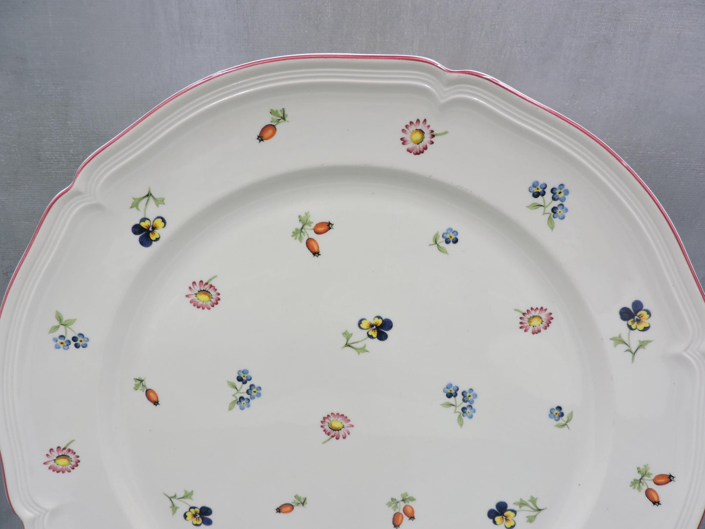 Villeroy and Boch Petite Fleur Buffe Plate