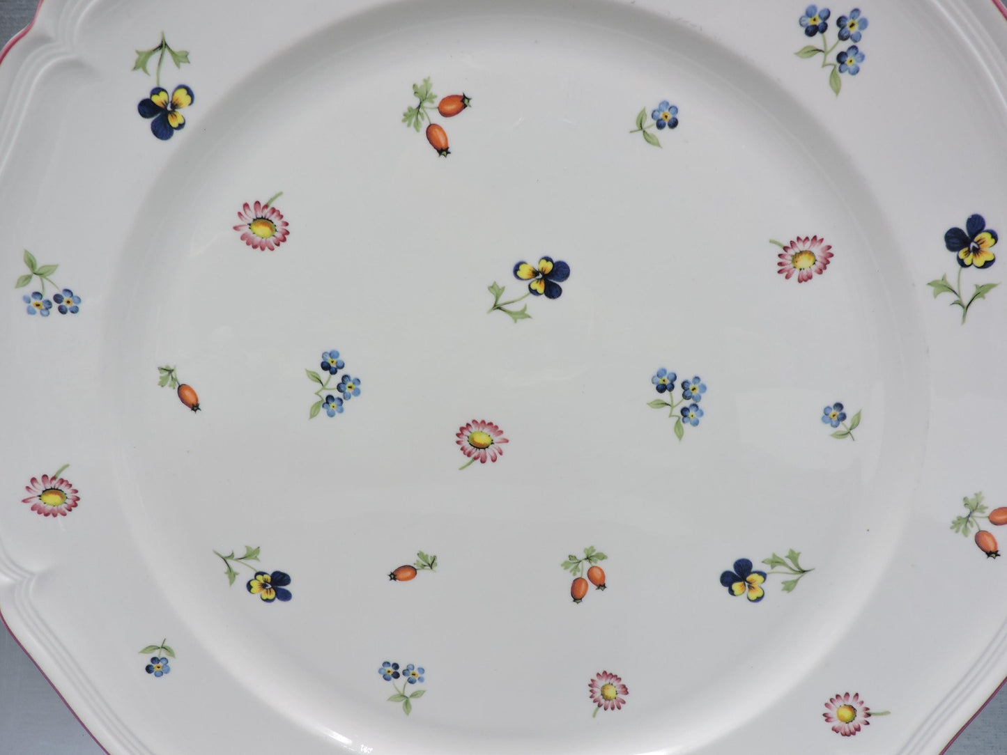 Villeroy and Boch Petite Fleur Buffe Plate