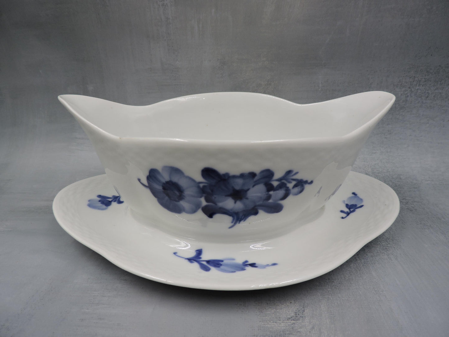 Royal Copenhagen Blue Flower Gravy with Stand (Chip)