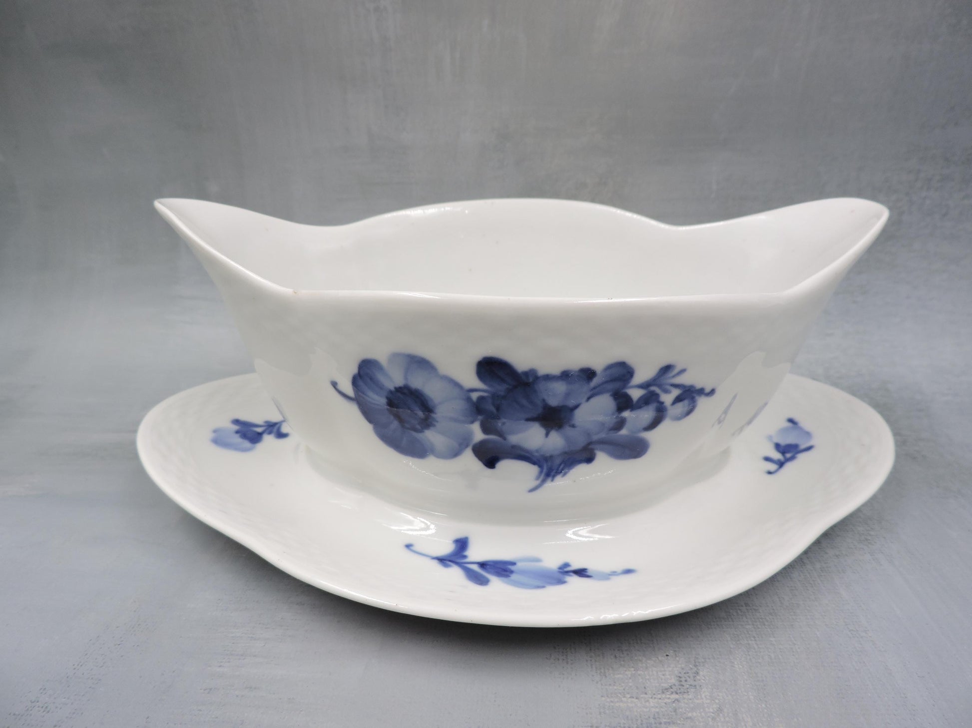 Royal Copenhagen Blue Flower Gravy with Stand (Chip)
