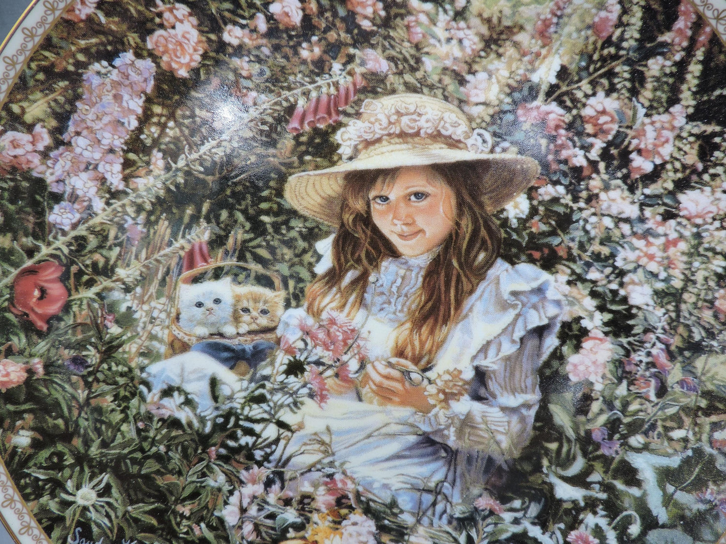 Sandra Kuck "Garden of Sunshine" wall deco plate #1325