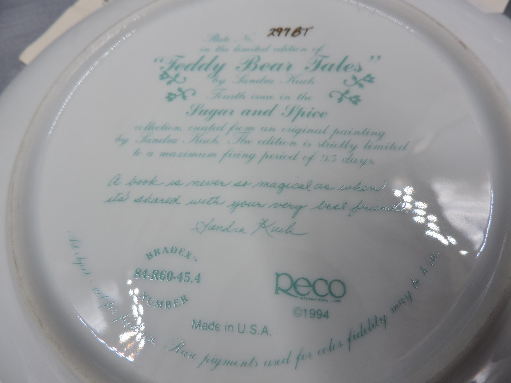 Sandra Kuck "Teddy Bear Tales" wall deco plate #1326