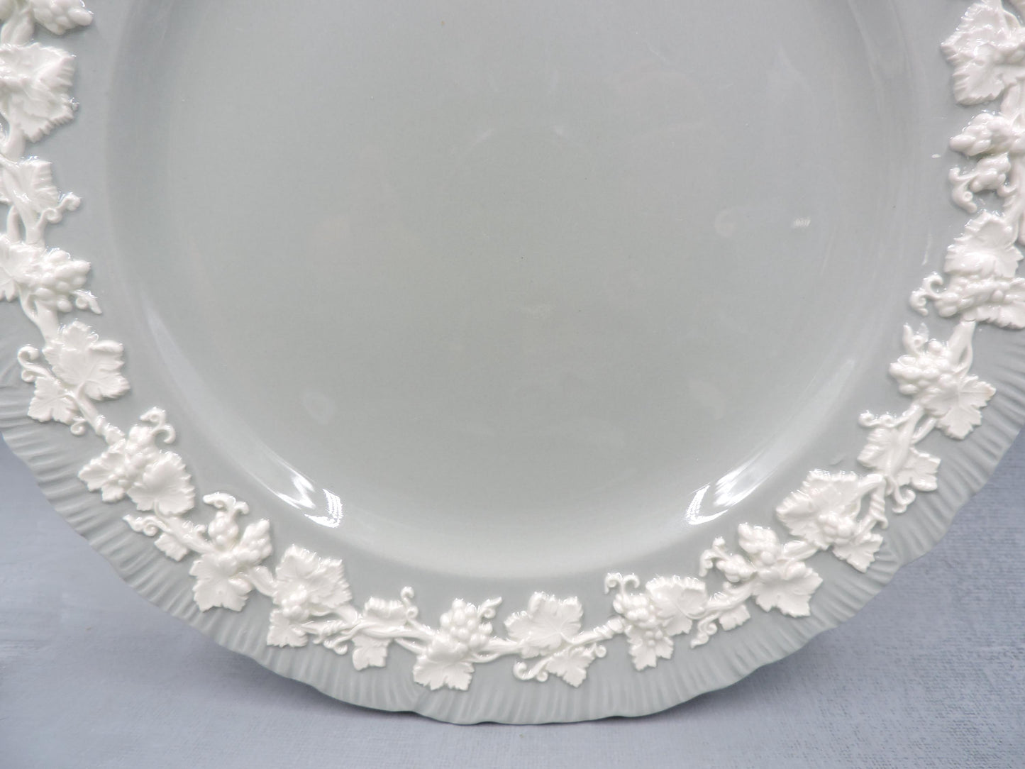 Wedgwood Queens ware Grey Shell Edge Luncheon Plate