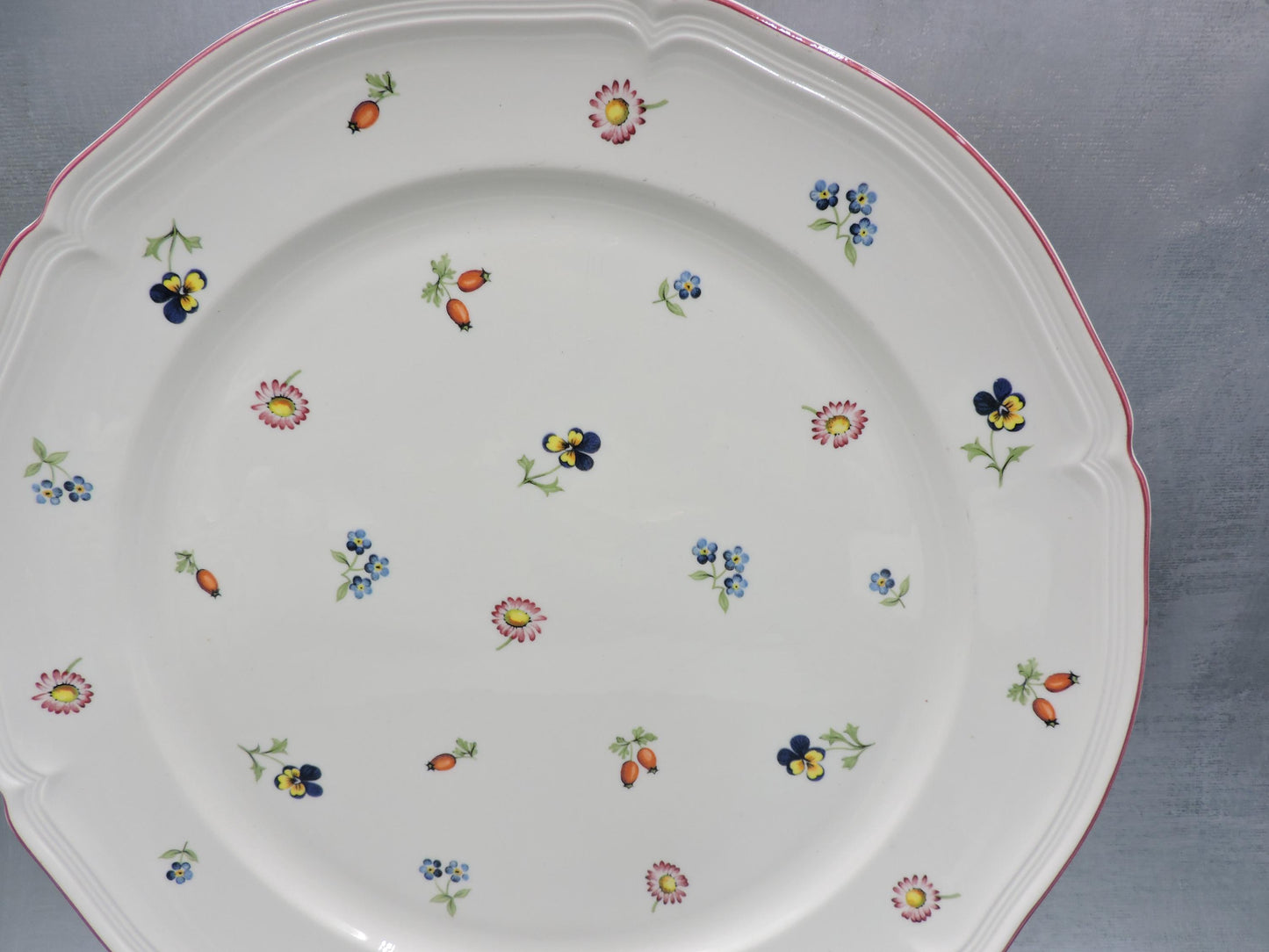 Villeroy and Boch Petite Fleur Buffe Plate
