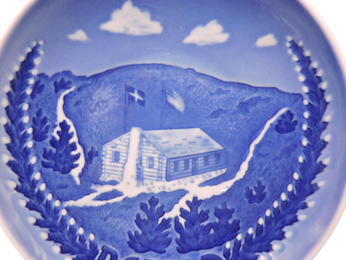 Bing & Grondahl Royal Copenhagen Denmark Plate set of 2