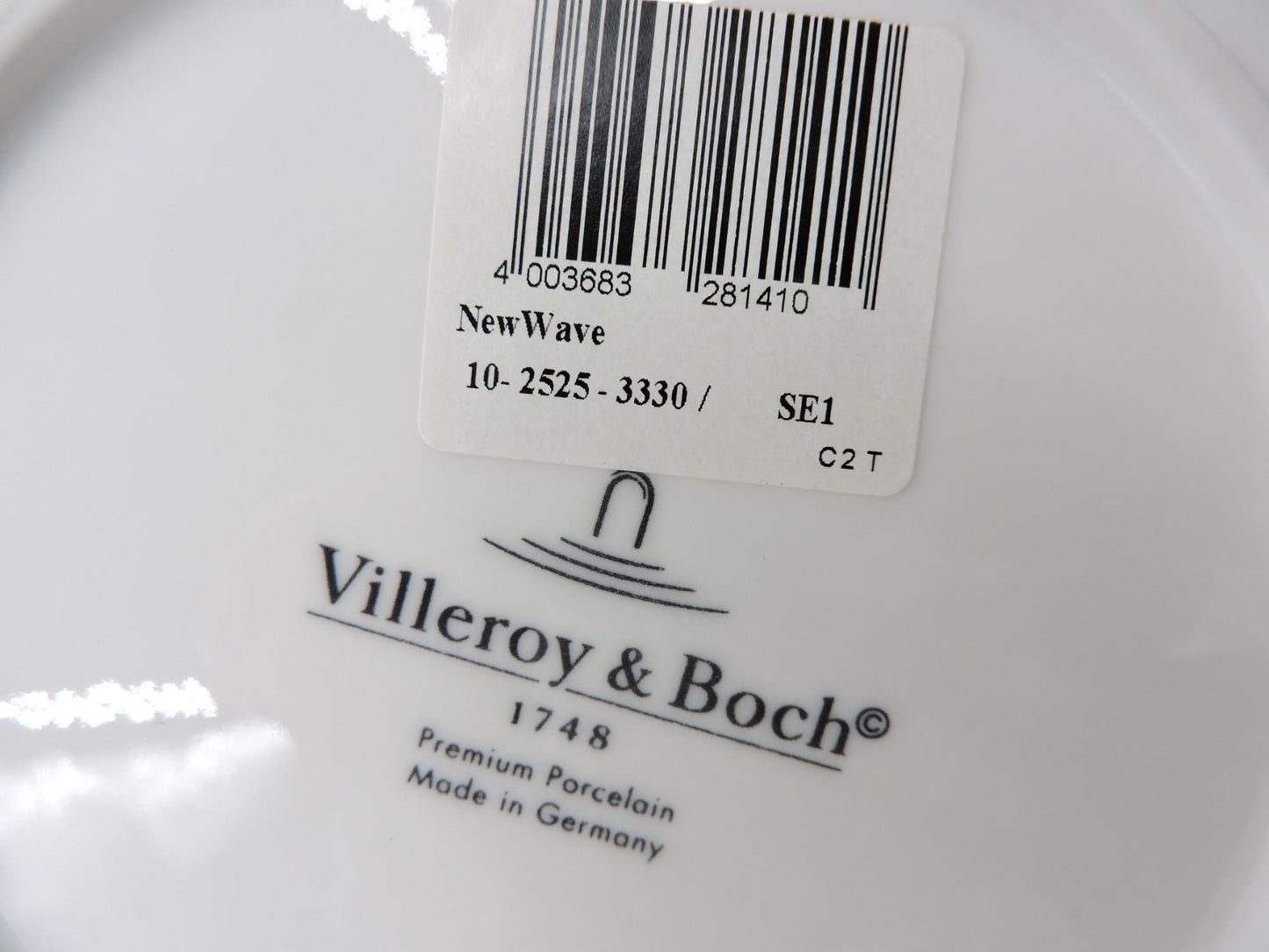 10-2525-3330 Villeroy and Boch New Wave Serving Bowl 57oz