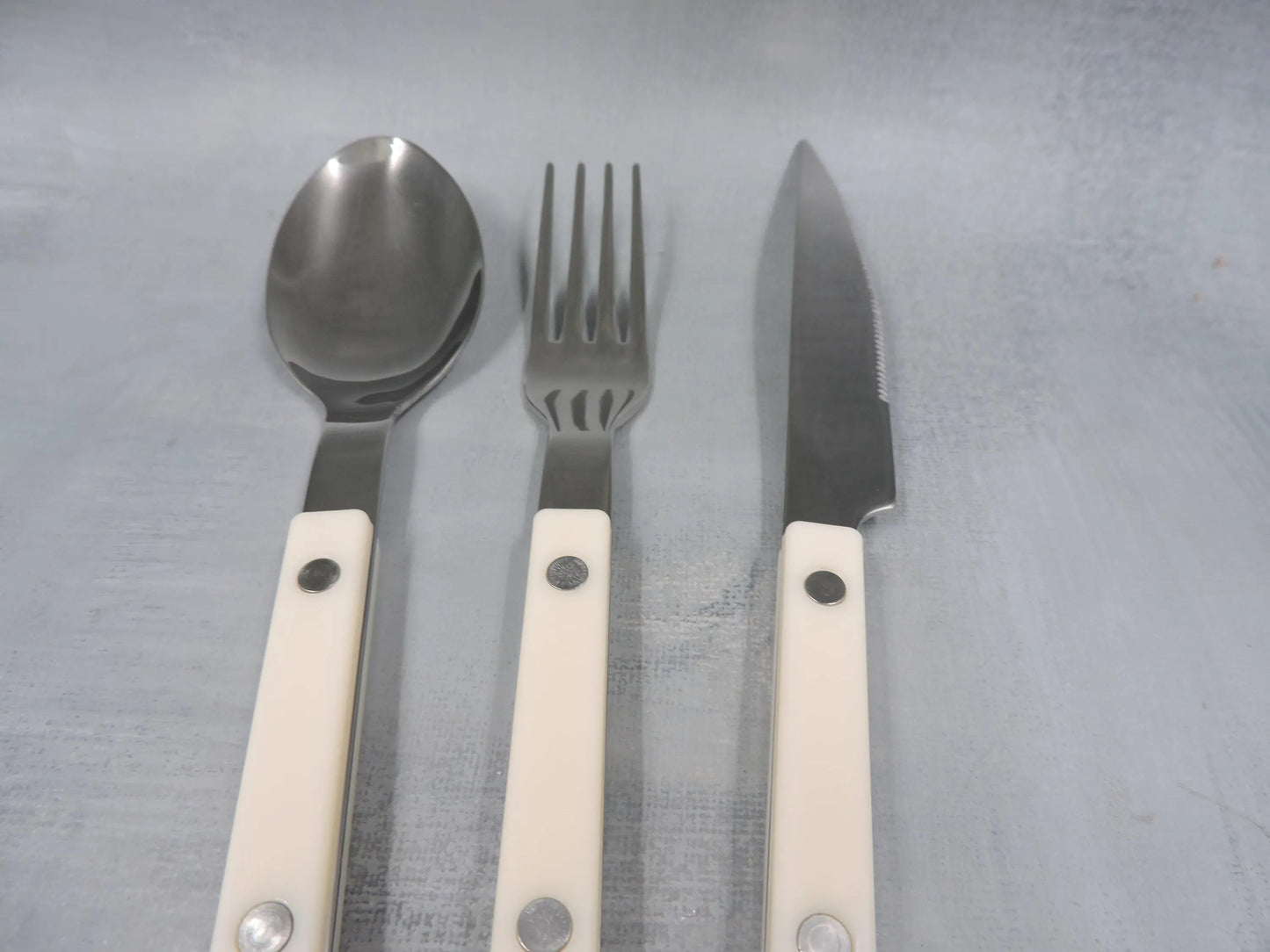 Sabre Bistrot Flatware – 3‑Piece Set , Ivory