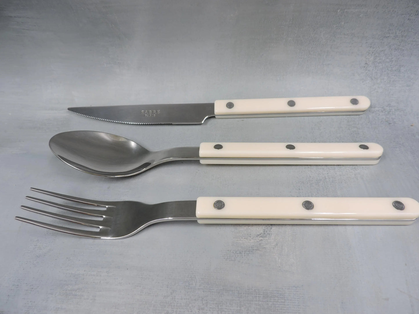Sabre Bistrot Flatware – 3‑Piece Set , Ivory