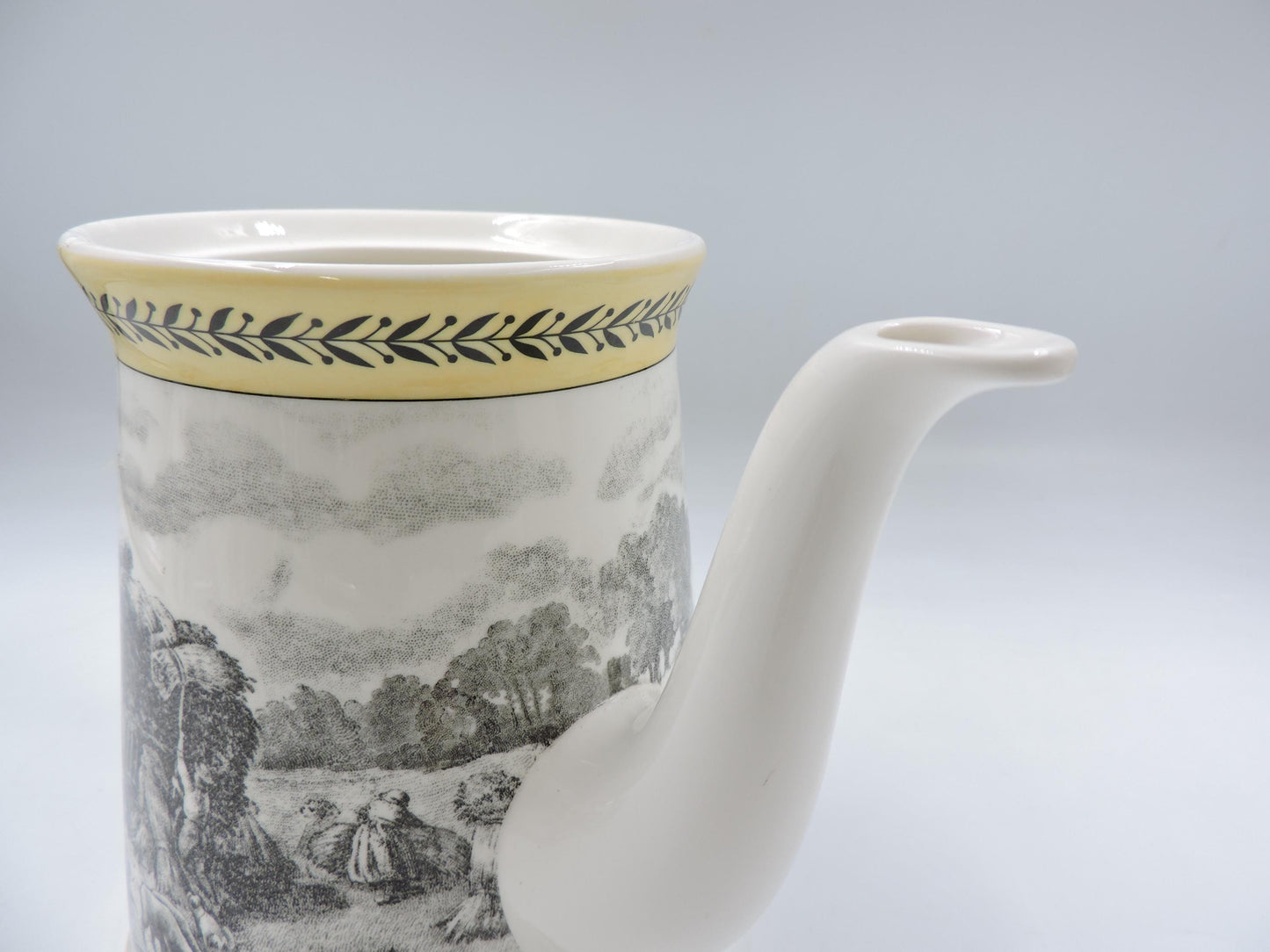 Villeroy and Boch Audun Tea Pot (no lid)