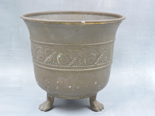 Vintage paw footed brass planter /made in England #122