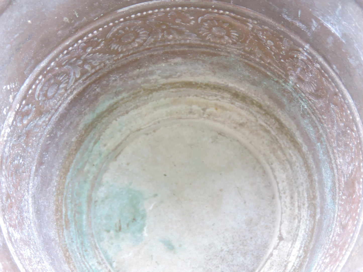 Vintage paw footed brass planter /made in England #122