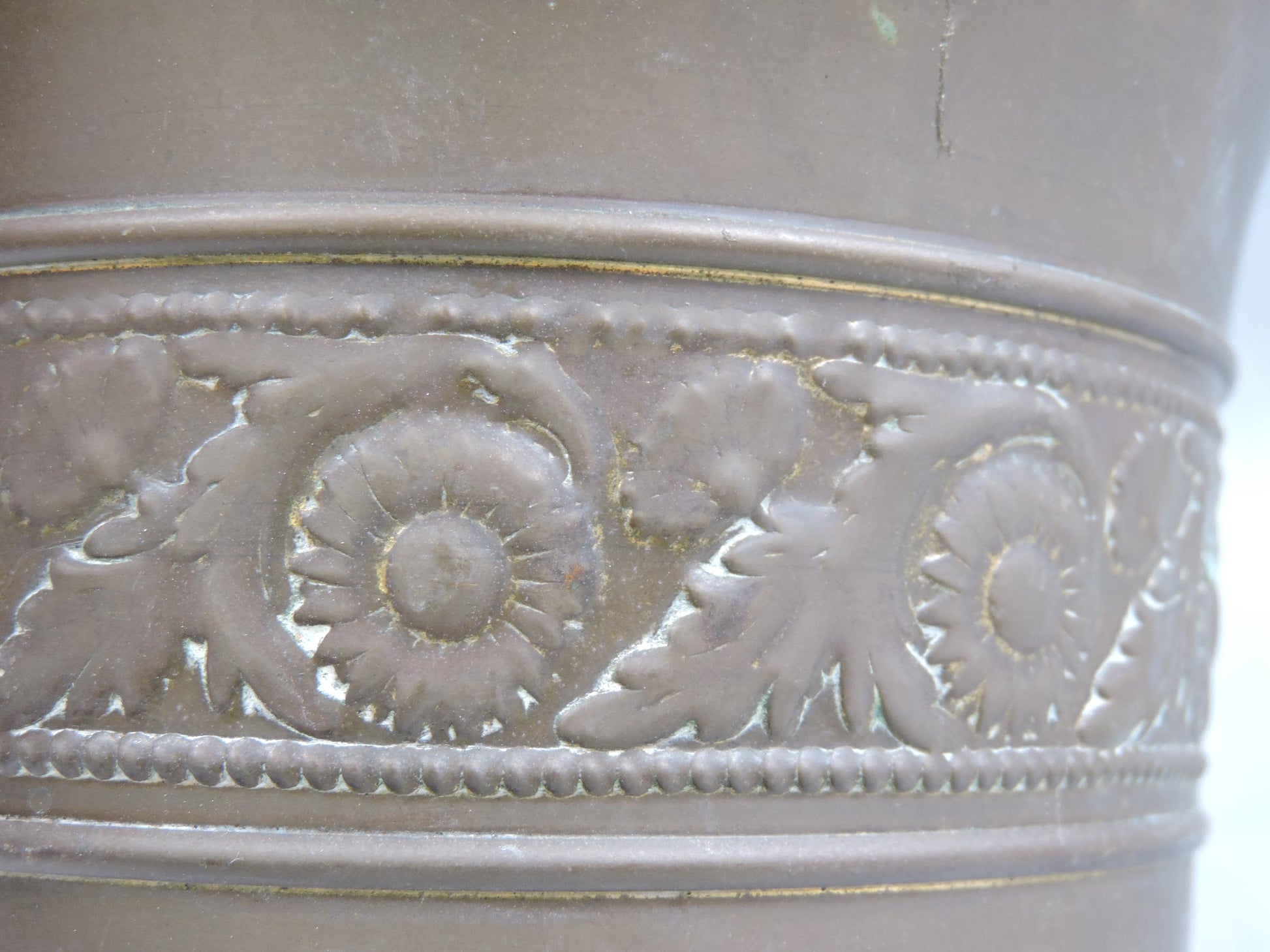 Vintage paw footed brass planter /made in England #122