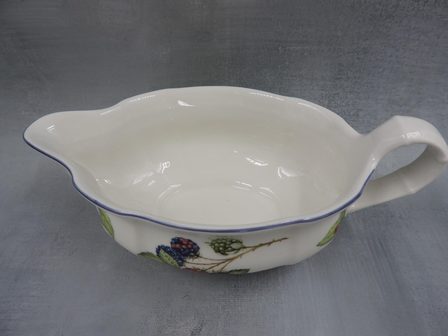 Villeroy and Boch Cottage Gravy boat