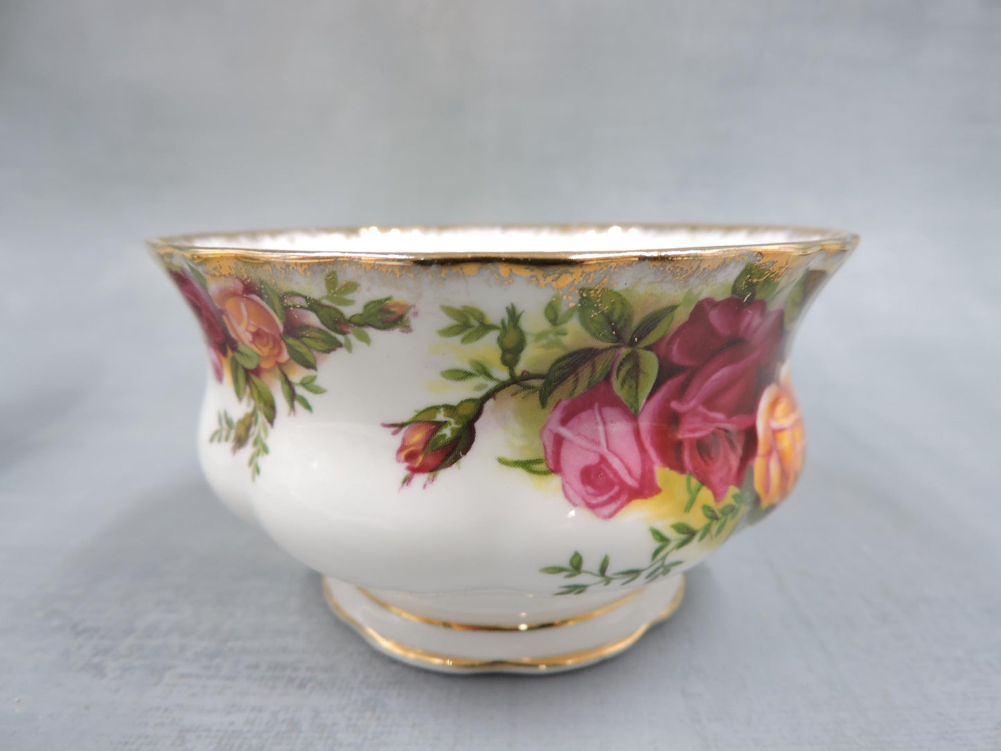 Royal Albert Old Country Roses Open Sugar bowl
