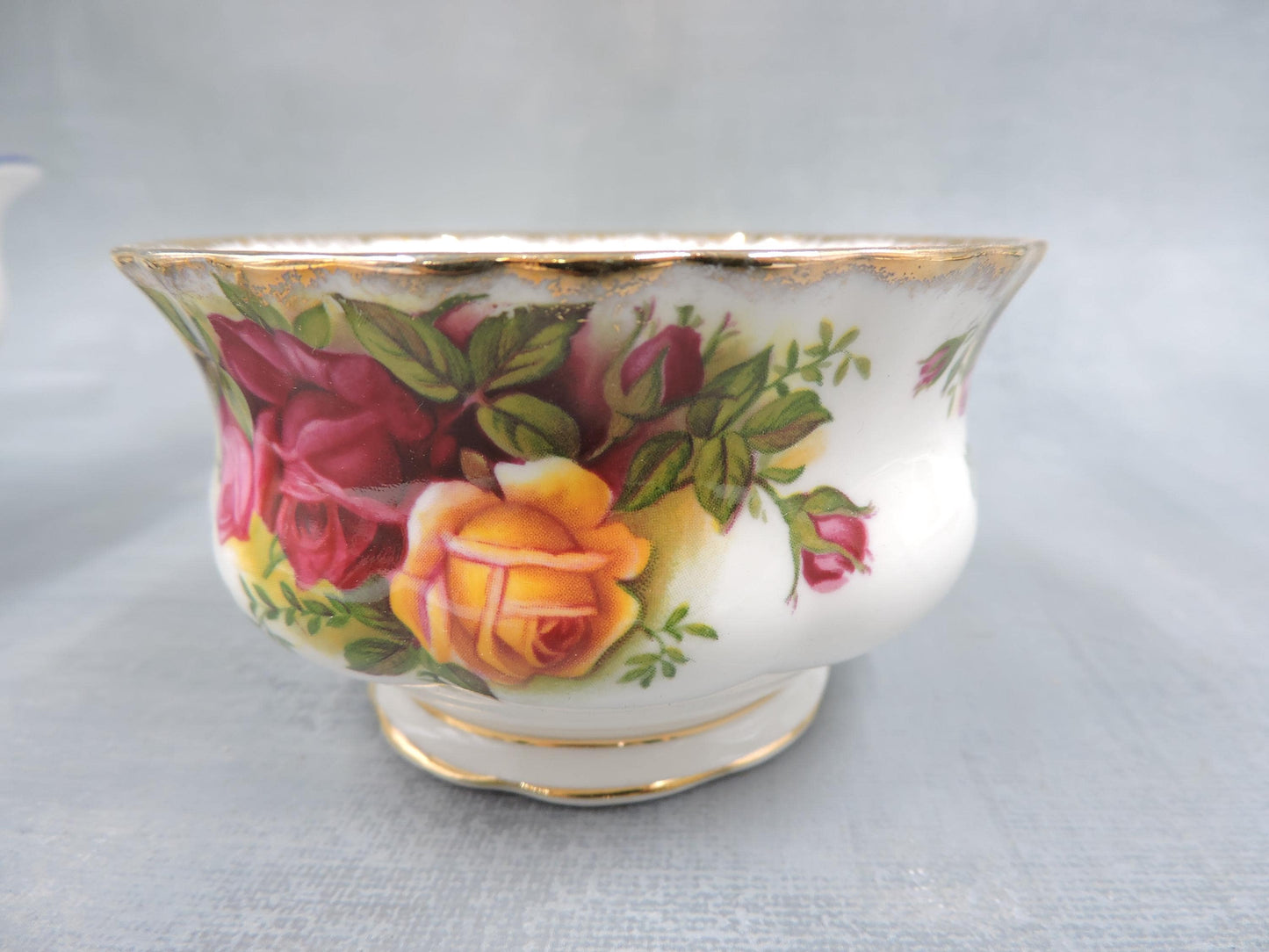 Royal Albert Old Country Roses Open Sugar bowl